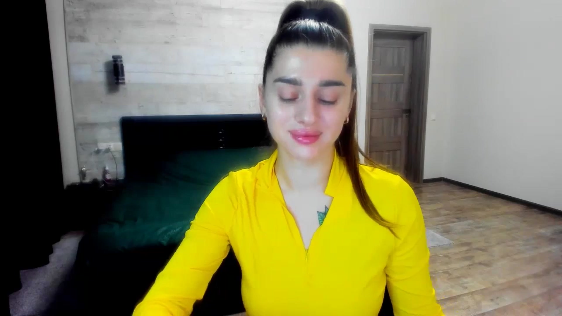 Gallery image thumbnail from lilydavra's myfreecams stream on, 12/10/2023, 14:37 image 15 of 20