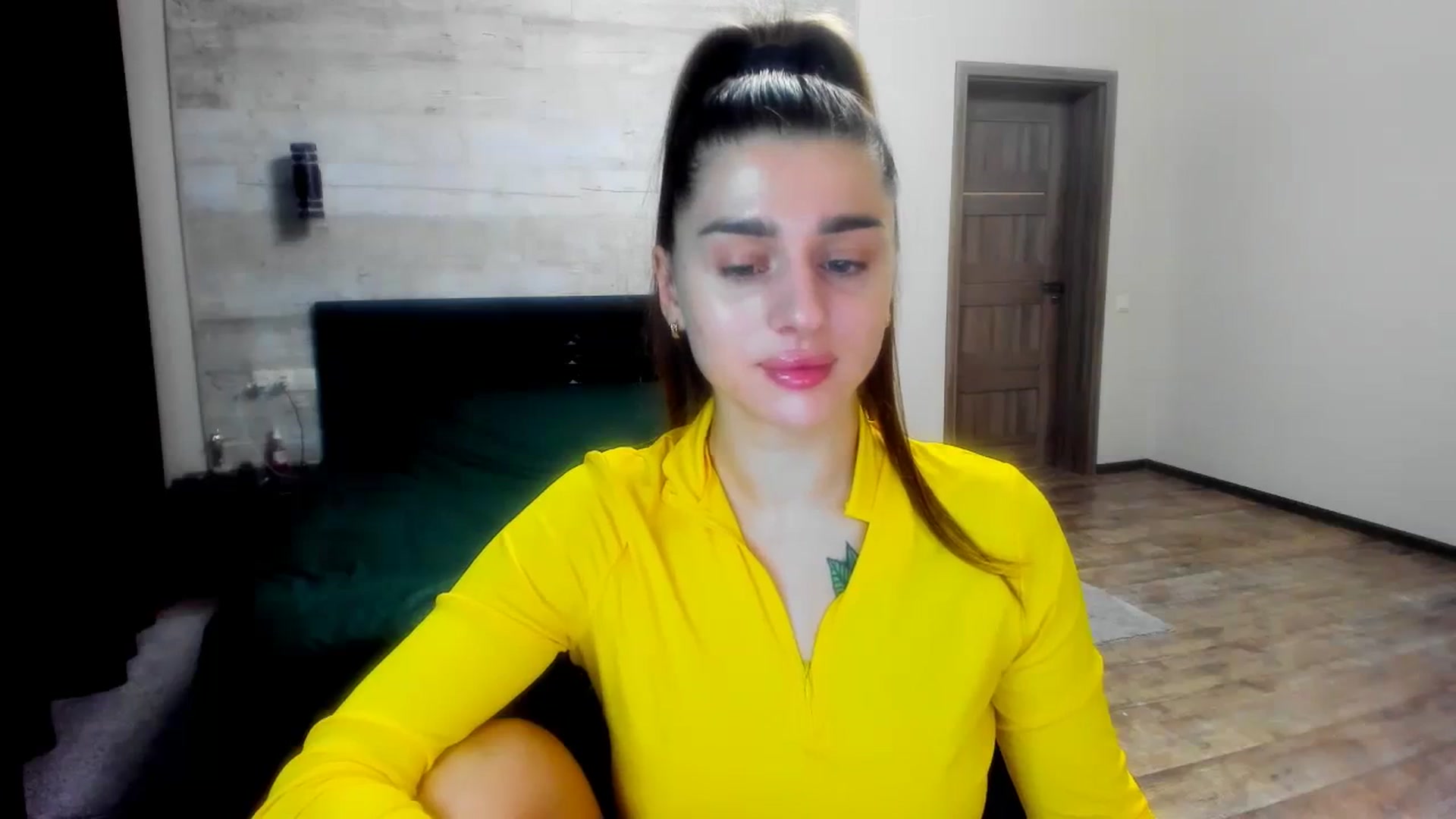 Gallery image thumbnail from lilydavra's myfreecams stream on, 12/10/2023, 14:37 image 16 of 20