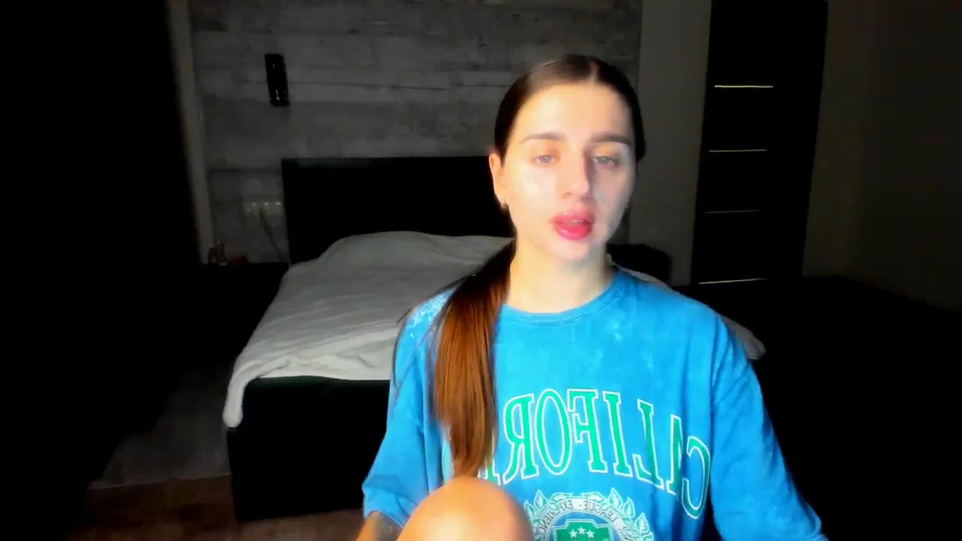 Gallery image thumbnail from lilydavra's myfreecams stream on, 12/26/2023, 21:59 image 13 of 20