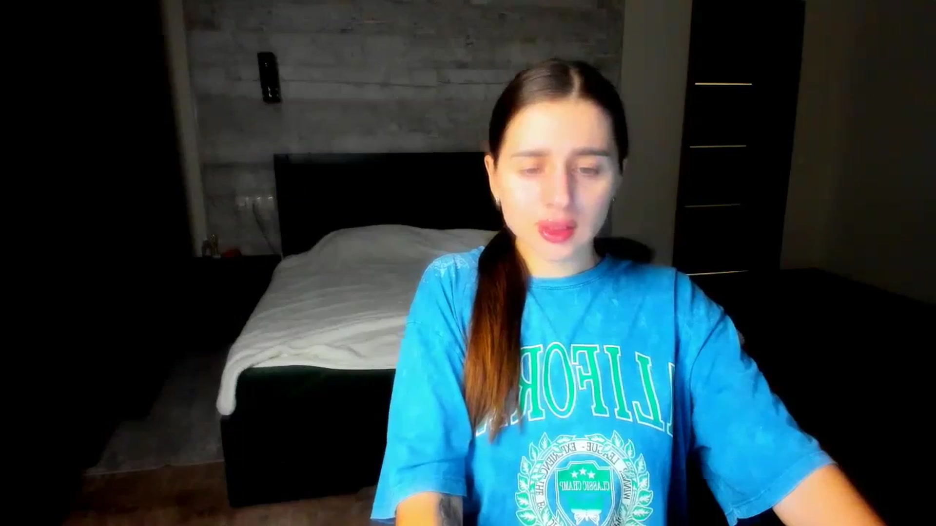 Gallery image thumbnail from lilydavra's myfreecams stream on, 12/26/2023, 21:59 image 16 of 20
