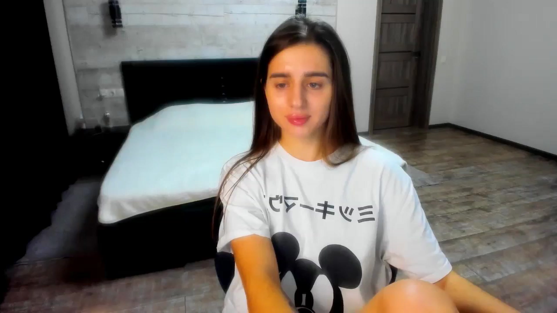 Gallery image thumbnail from lilydavra's myfreecams stream on, 01/03/2024, 19:32 image 14 of 20