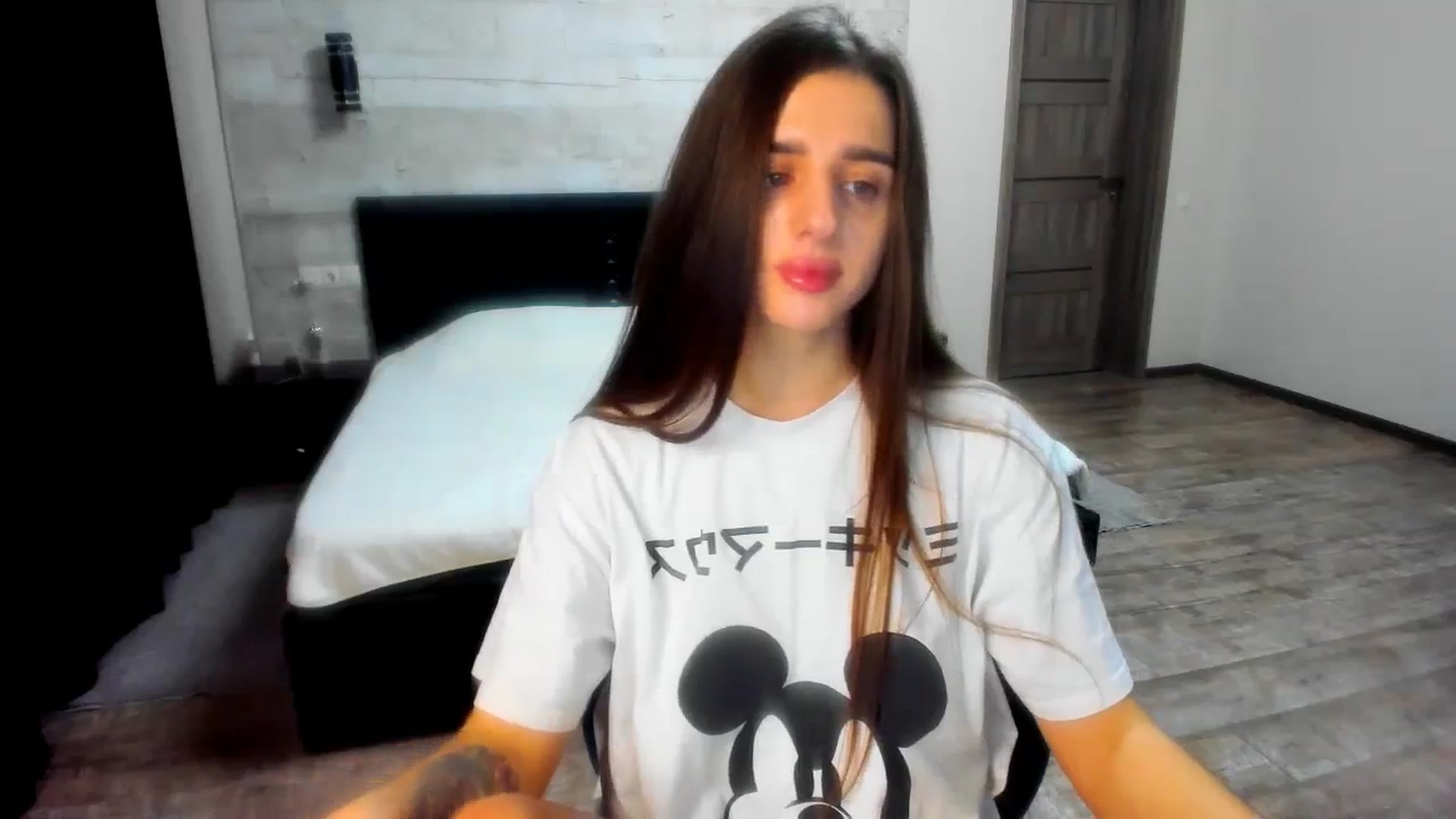 Gallery image thumbnail from lilydavra's myfreecams stream on, 01/03/2024, 19:32 image 7 of 20