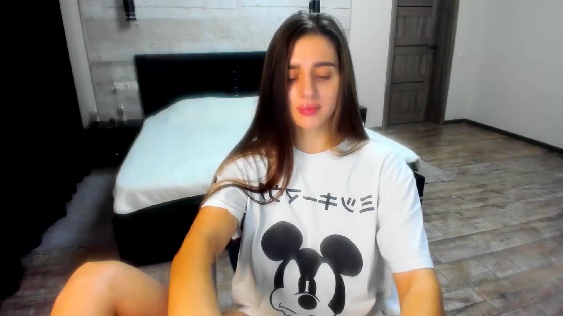 Gallery image thumbnail from lilydavra's myfreecams stream on, 01/03/2024, 19:32 image 13 of 20