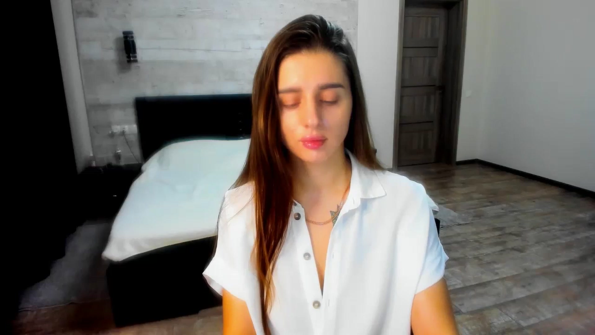 Gallery image thumbnail from lilydavra's myfreecams stream on, 01/04/2024, 17:02 image 6 of 20