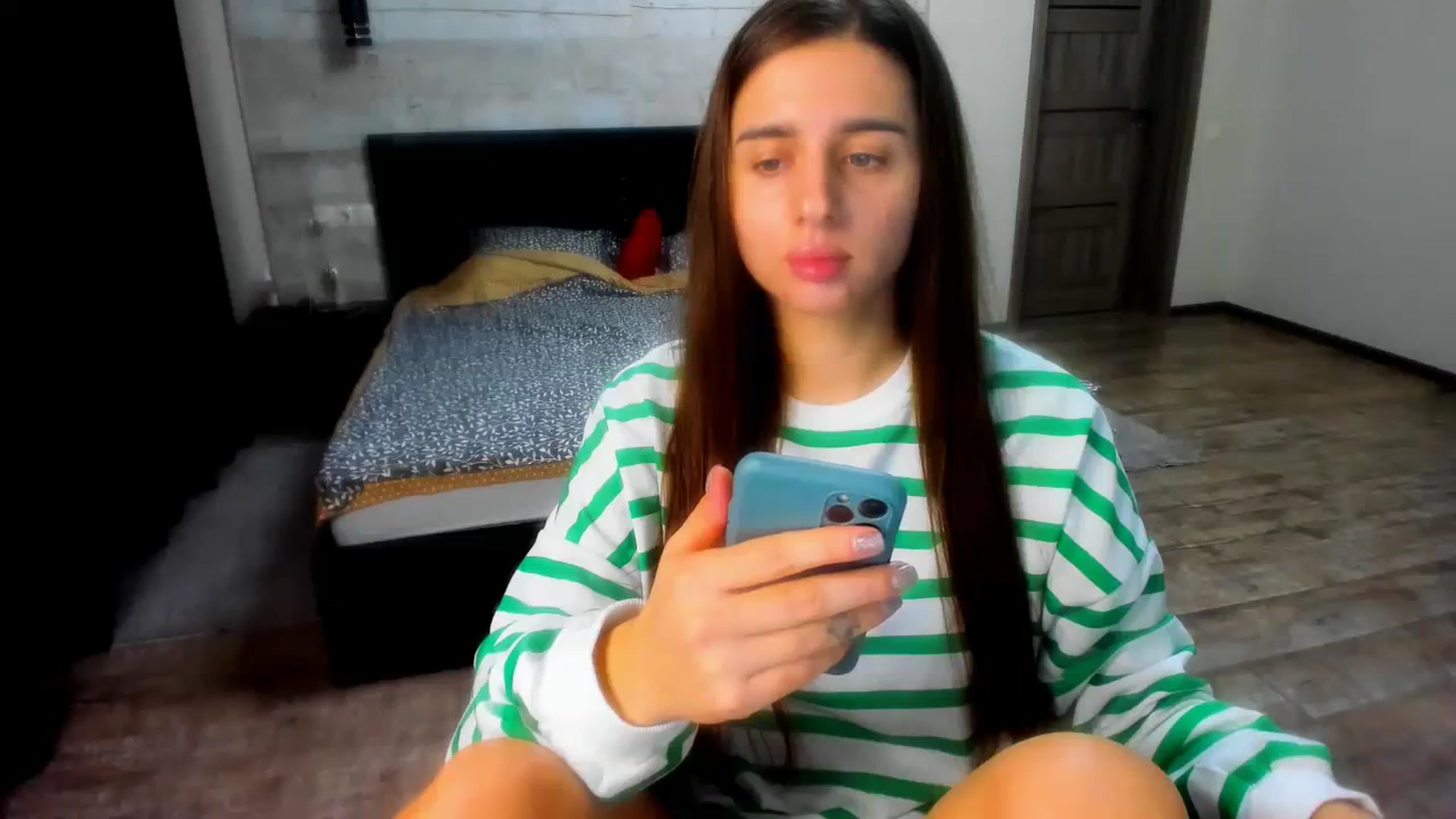 Gallery image thumbnail from lilydavra's myfreecams stream on, 01/08/2024, 22:14 image 18 of 20