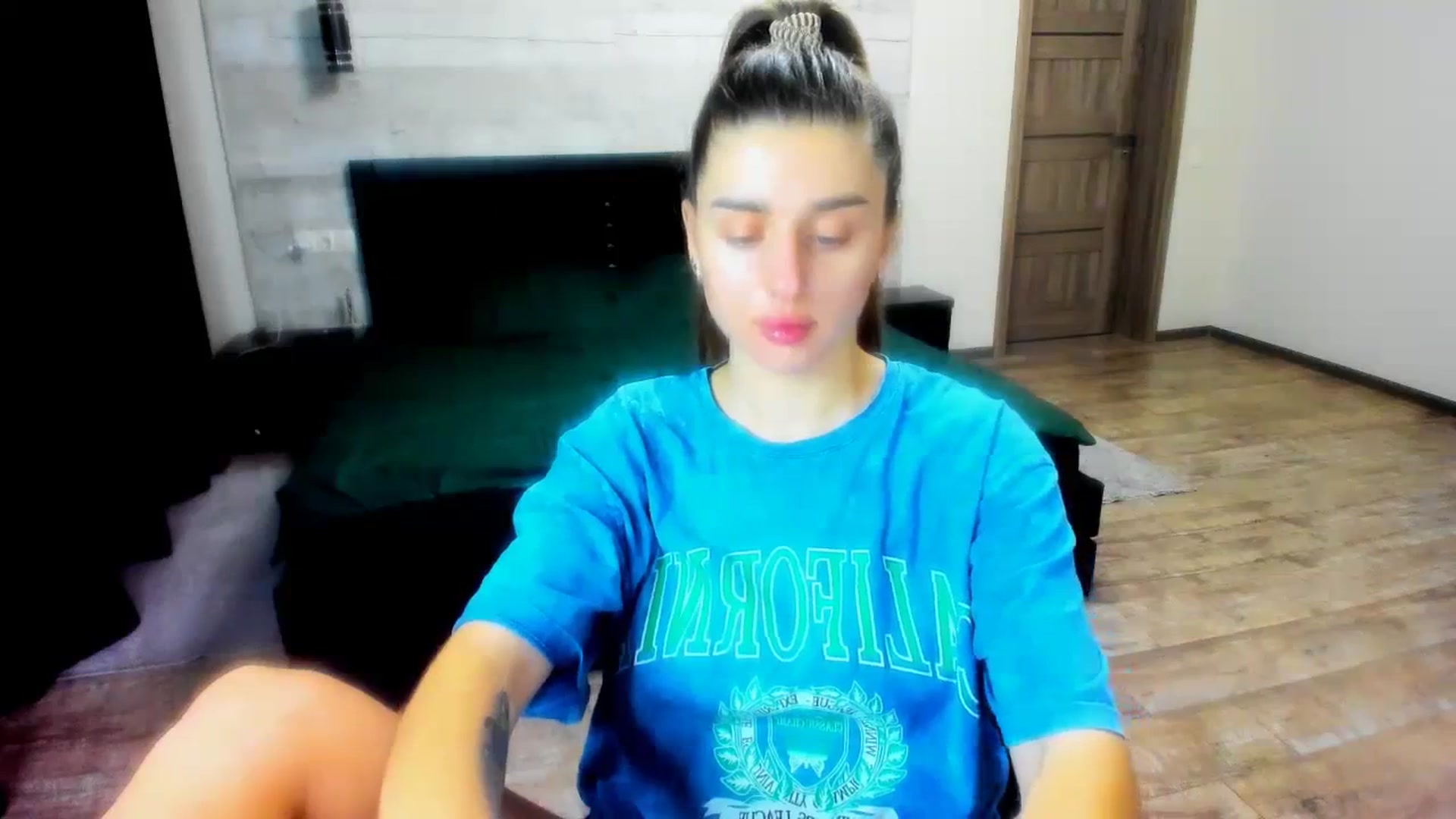 Gallery image thumbnail from lilydavra's myfreecams stream on, 01/24/2024, 23:52 image 19 of 20