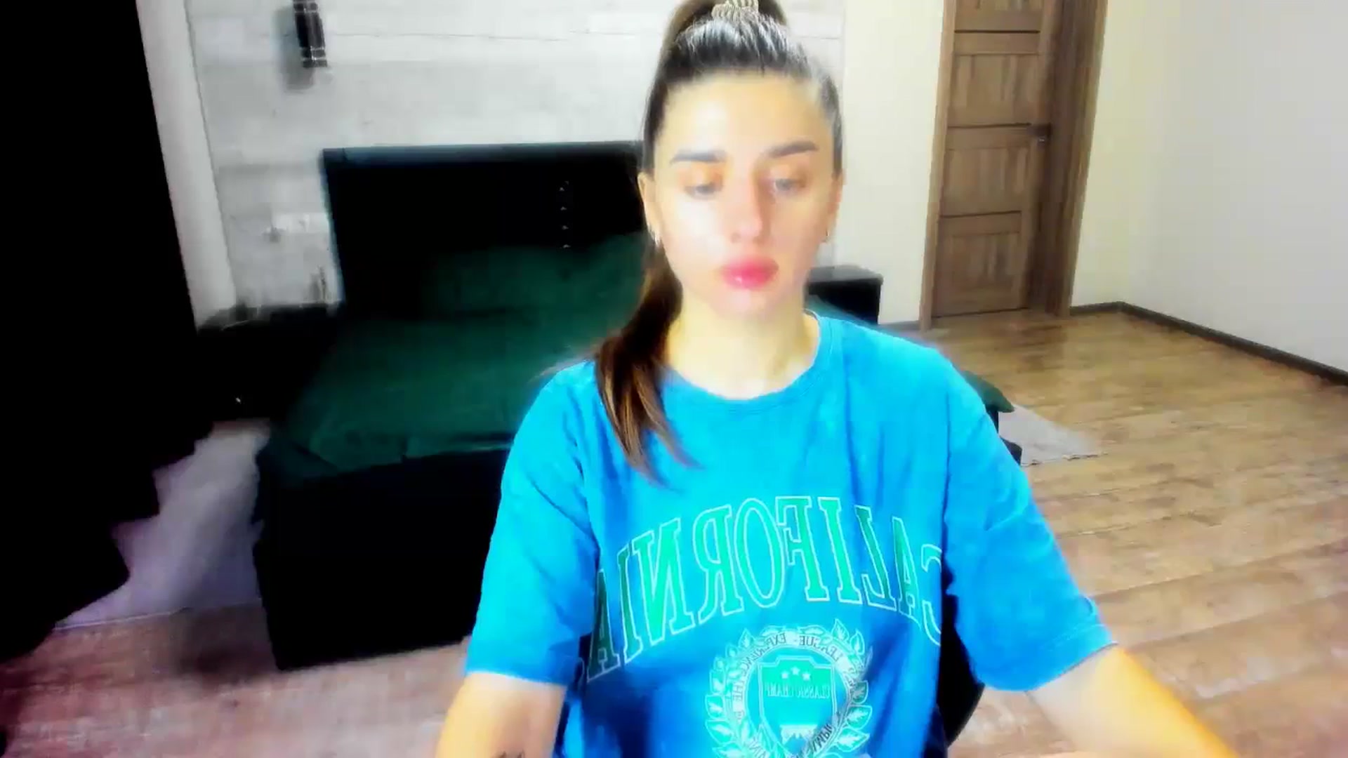 Gallery image thumbnail from lilydavra's myfreecams stream on, 01/24/2024, 23:52 image 15 of 20