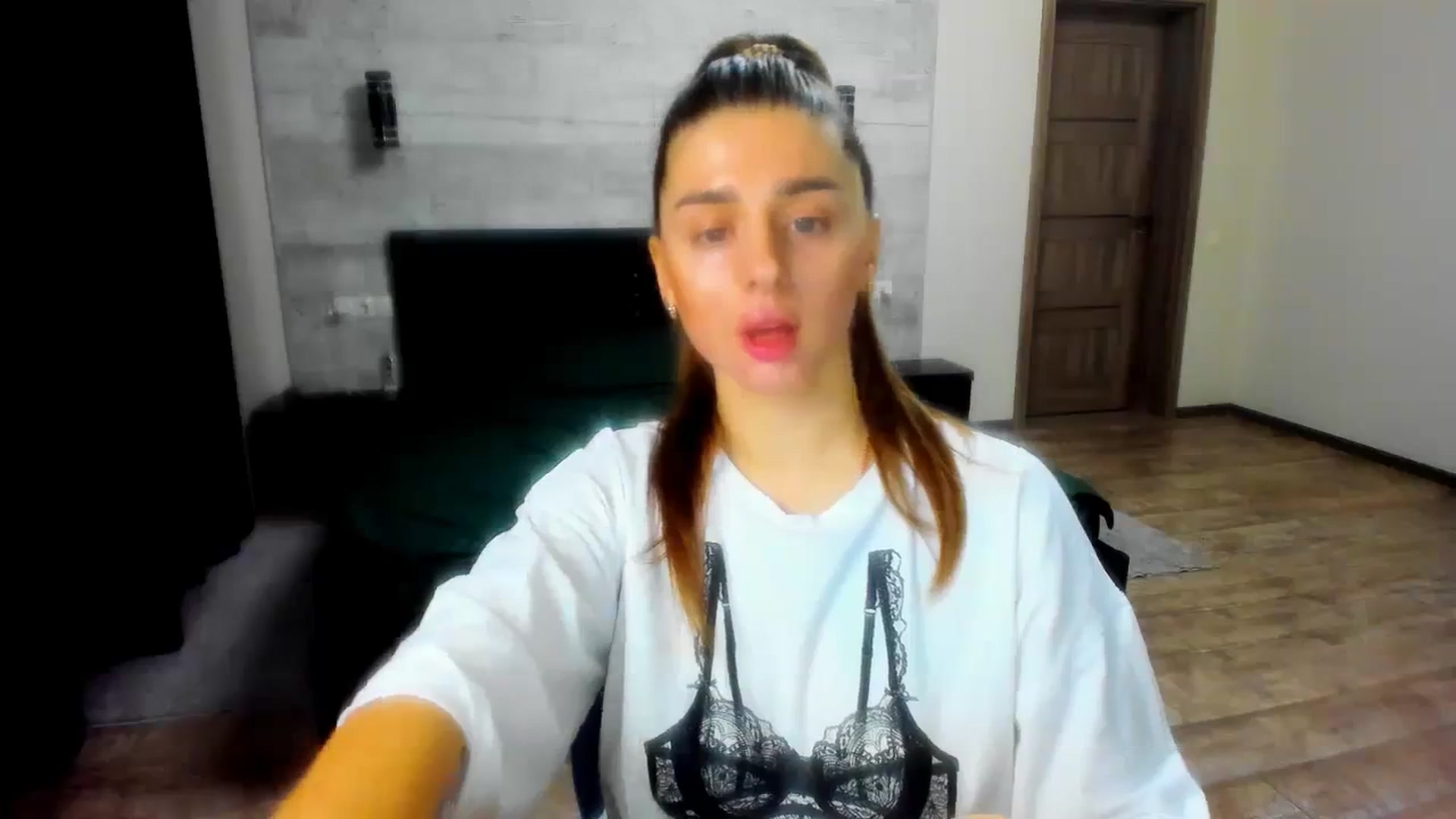Gallery image thumbnail from lilydavra's myfreecams stream on, 02/01/2024, 01:15 image 12 of 20