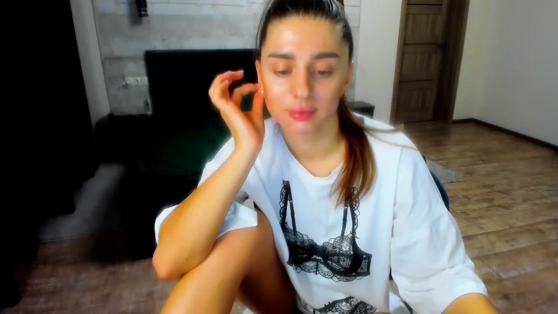 Gallery image thumbnail from lilydavra's myfreecams stream on, 02/01/2024, 02:02 image 4 of 20