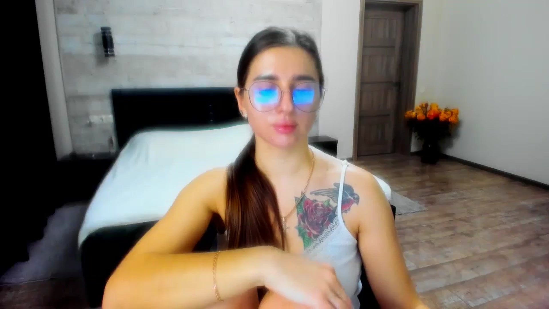 Gallery image thumbnail from lilydavra's myfreecams stream on, 02/04/2024, 20:39 image 9 of 20