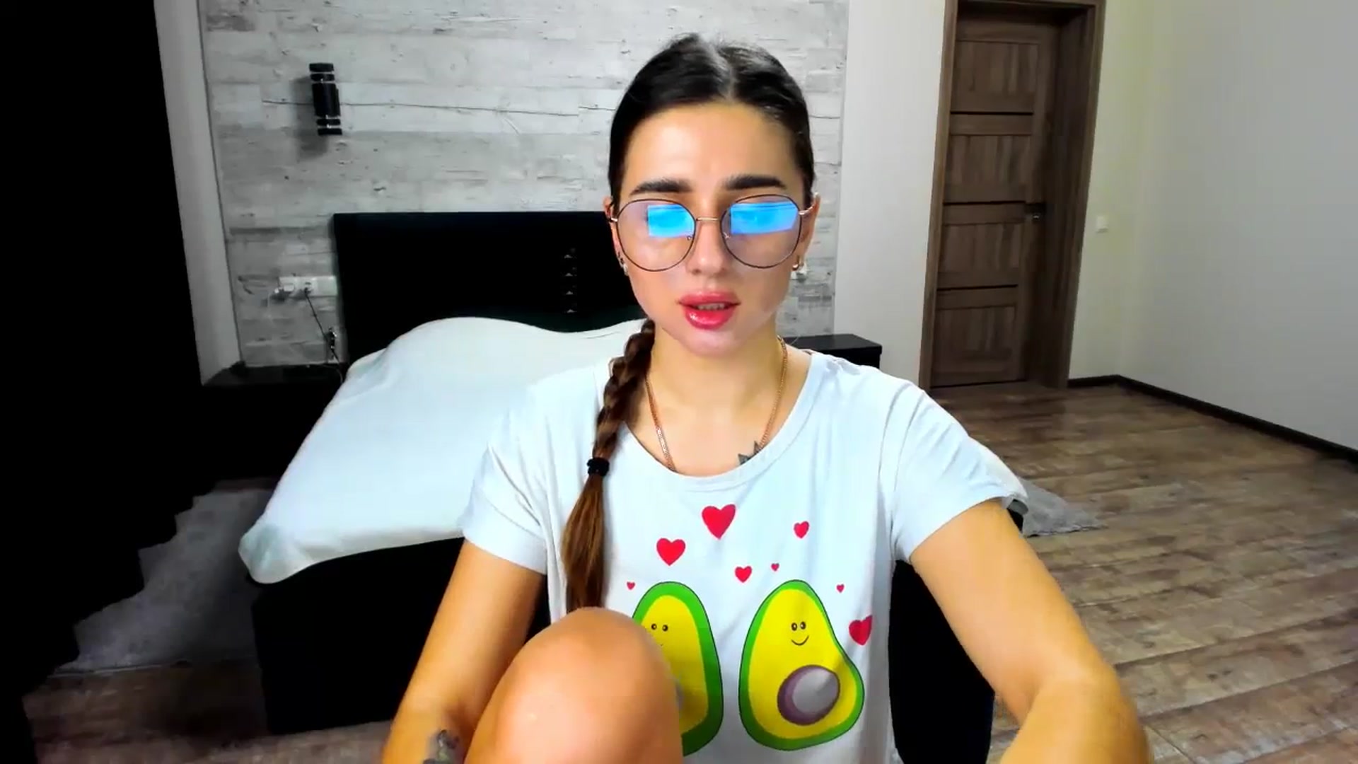 Gallery image thumbnail from lilydavra's myfreecams stream on, 02/06/2024, 18:24 image 2 of 20