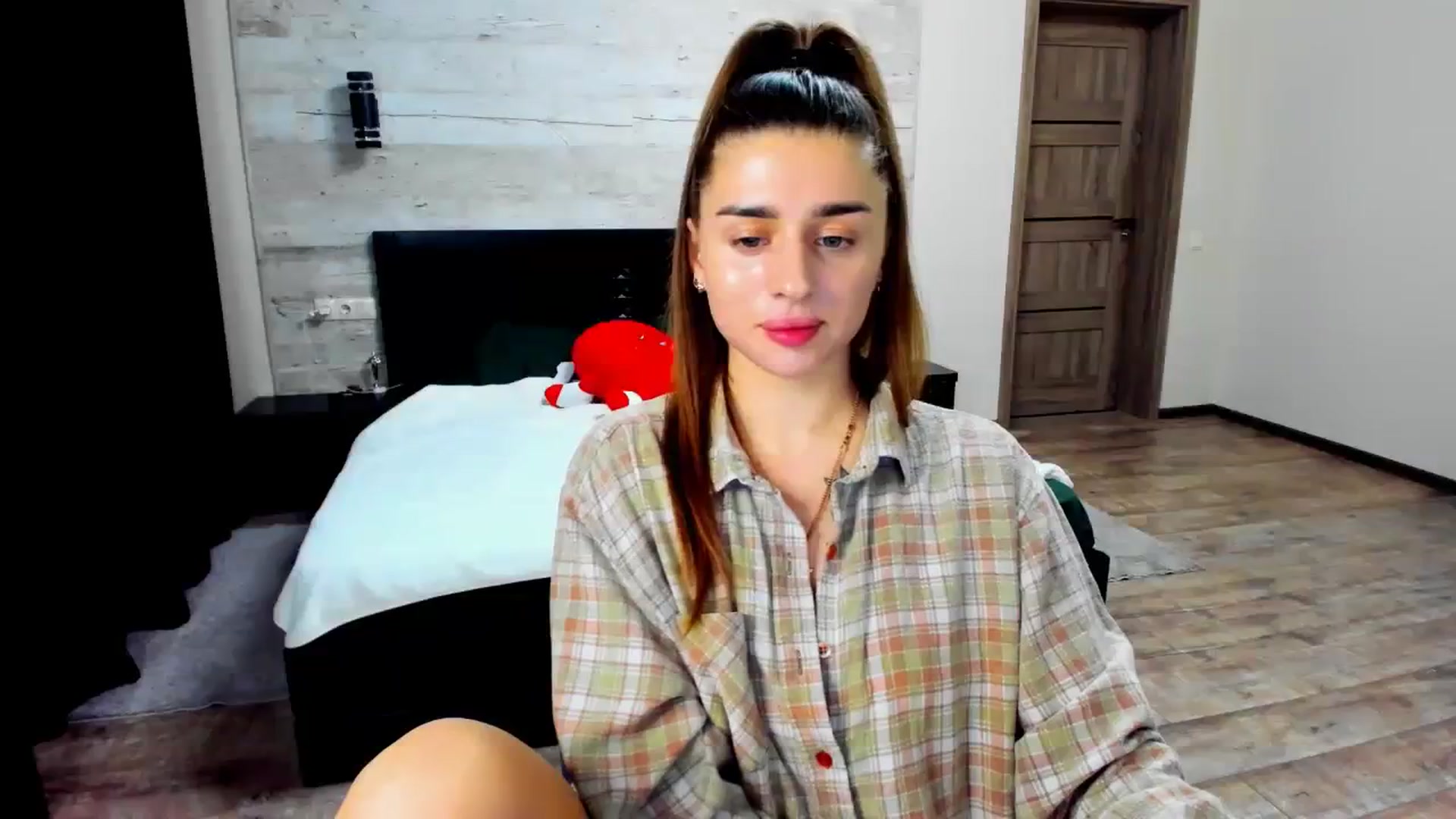 Gallery image thumbnail from lilydavra's myfreecams stream on, 02/17/2024, 21:30 image 3 of 20