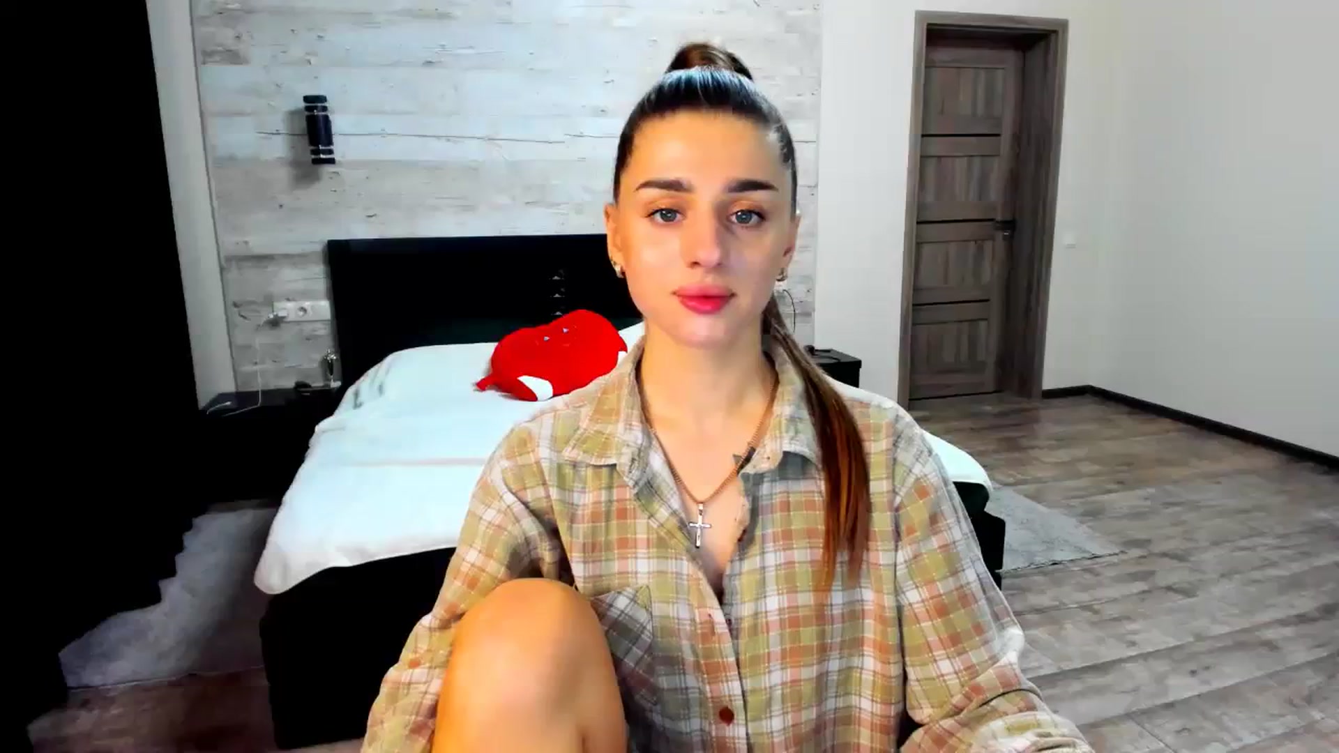 Gallery image thumbnail from lilydavra's myfreecams stream on, 03/06/2024, 20:38 image 1 of 20