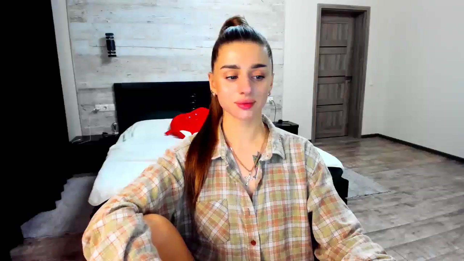 Gallery image thumbnail from lilydavra's myfreecams stream on, 03/06/2024, 20:38 image 11 of 20