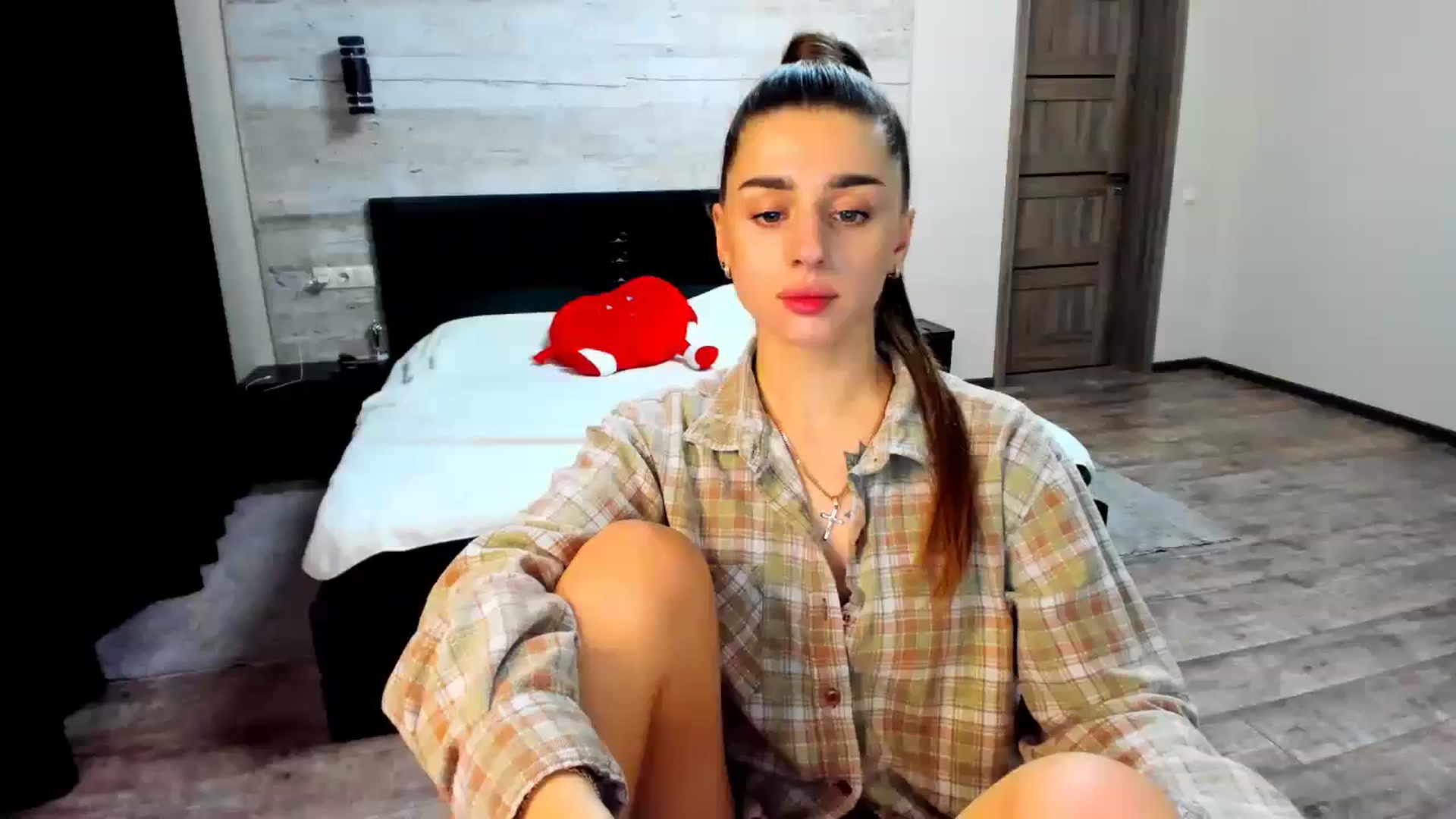 Gallery image thumbnail from lilydavra's myfreecams stream on, 03/06/2024, 20:38 image 19 of 20
