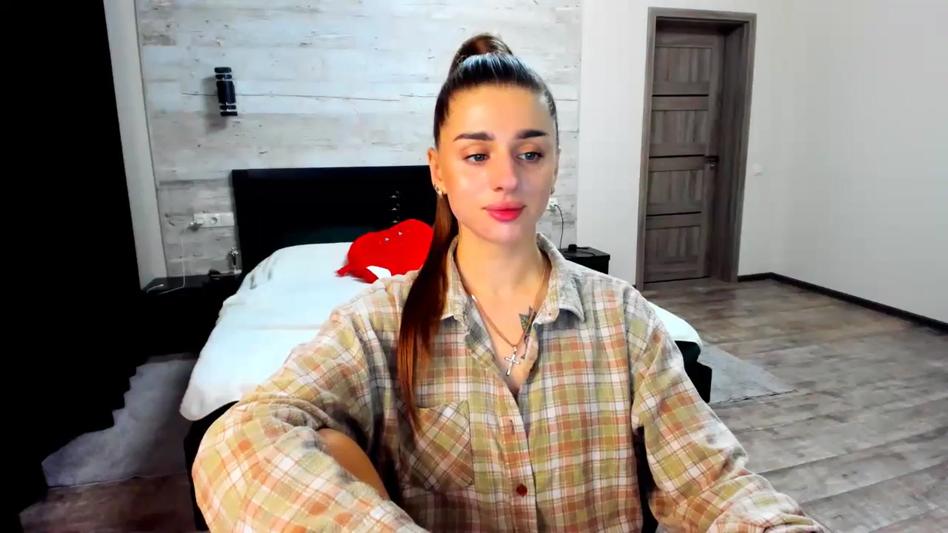 Gallery image thumbnail from lilydavra's myfreecams stream on, 03/06/2024, 20:38 image 10 of 20
