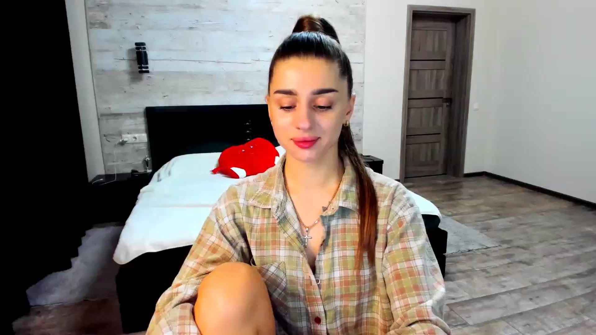 Gallery image thumbnail from lilydavra's myfreecams stream on, 03/06/2024, 20:38 image 2 of 20