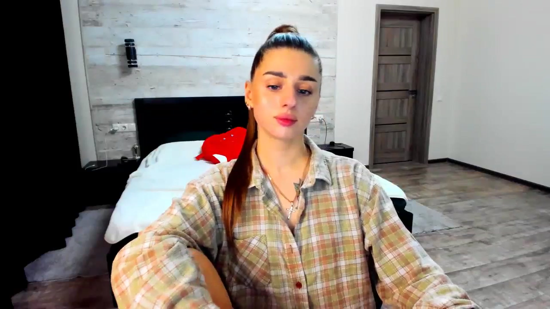 Gallery image thumbnail from lilydavra's myfreecams stream on, 03/06/2024, 20:38 image 9 of 20