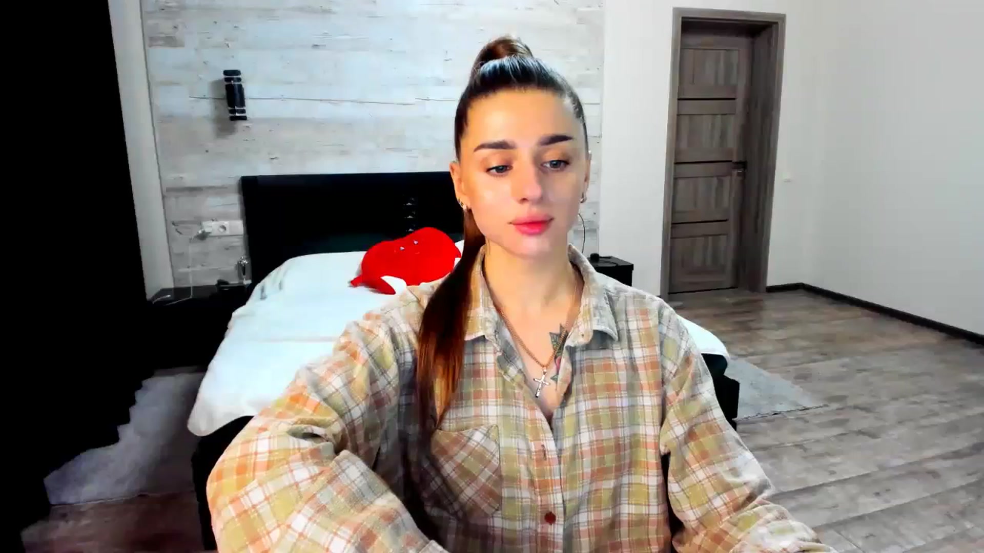 Gallery image thumbnail from lilydavra's myfreecams stream on, 03/06/2024, 20:38 image 13 of 20