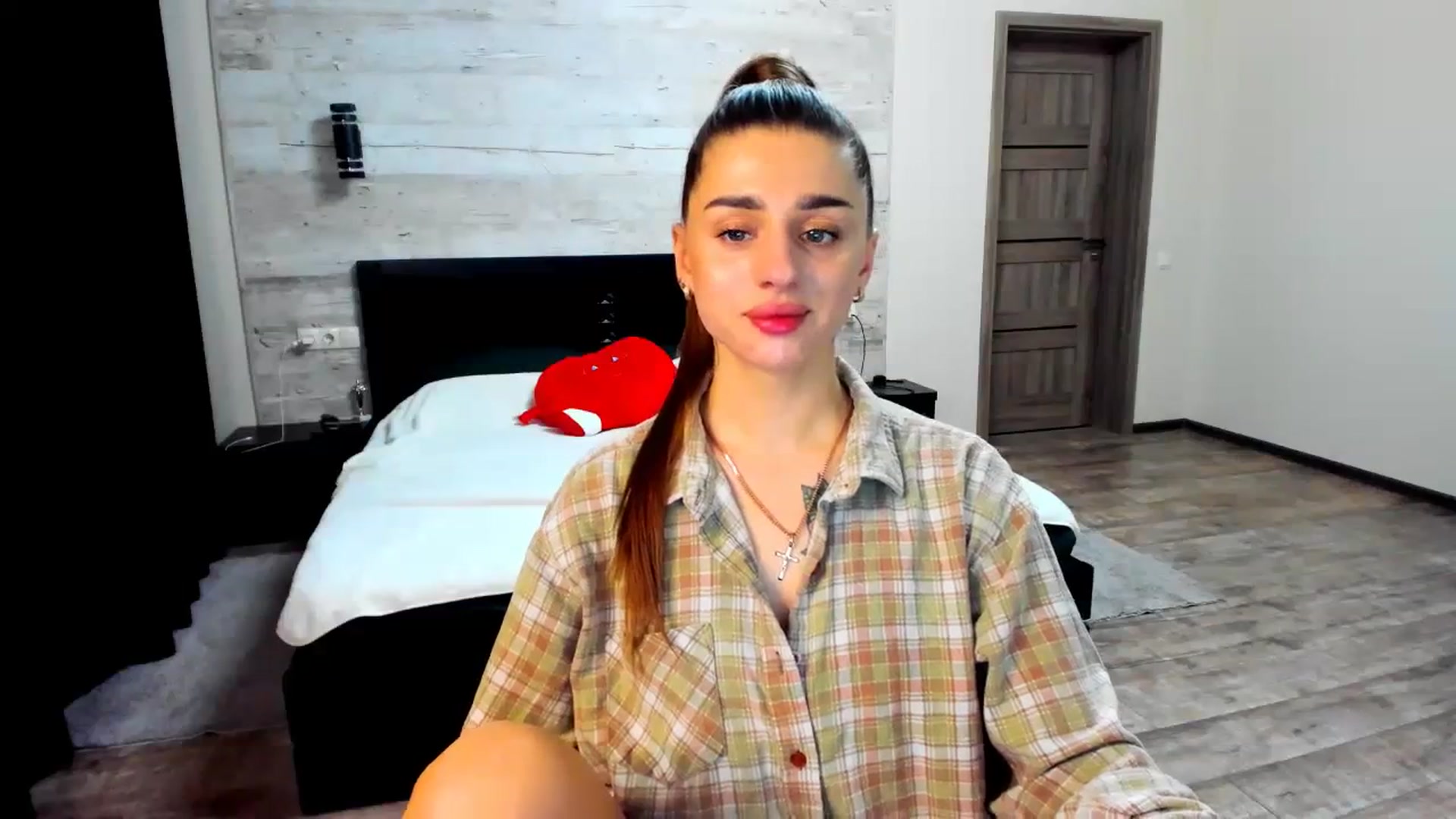Gallery image thumbnail from lilydavra's myfreecams stream on, 03/06/2024, 20:38 image 8 of 20