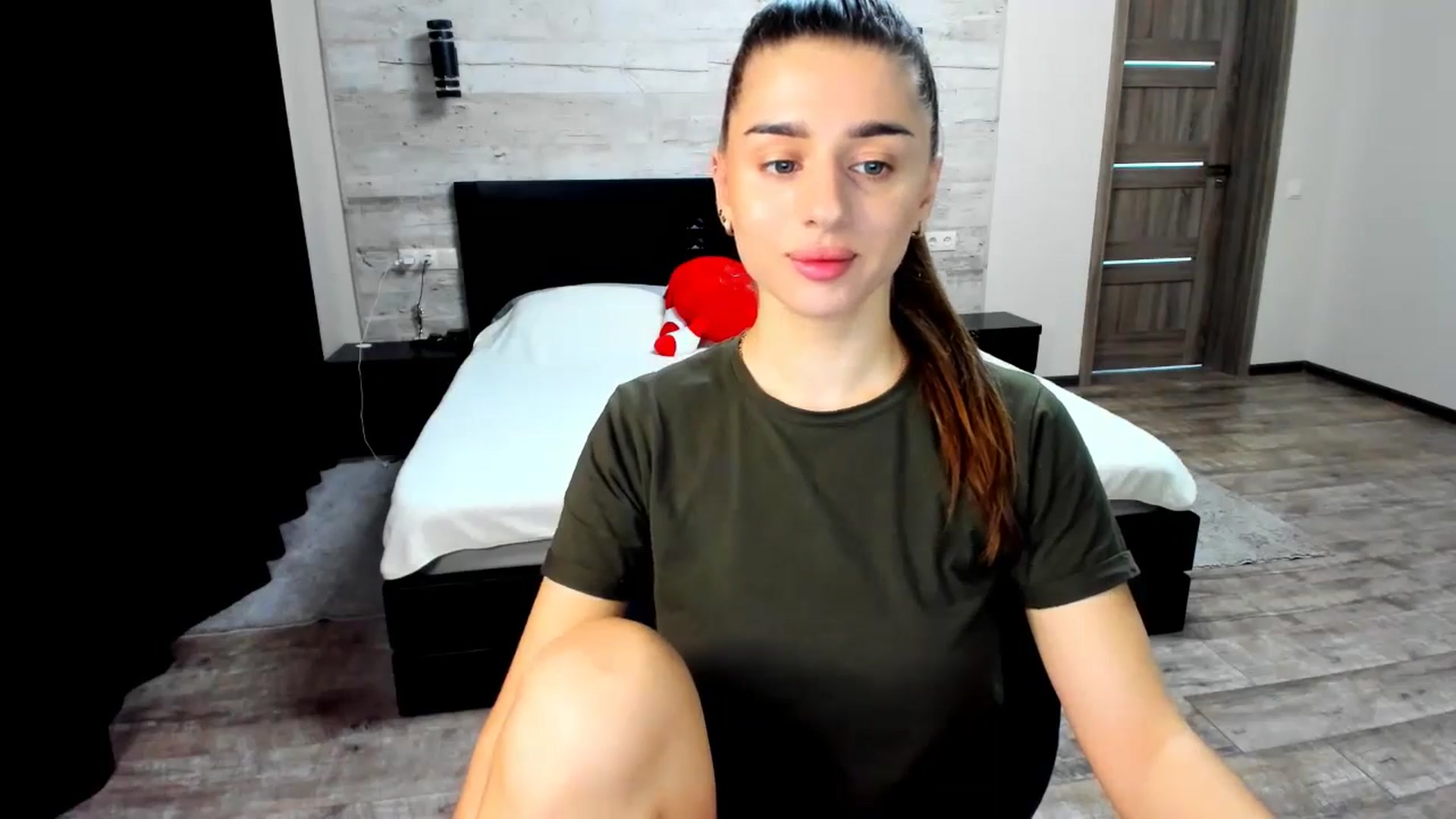 Gallery image thumbnail from lilydavra's myfreecams stream on, 04/27/2024, 10:17 image 2 of 20