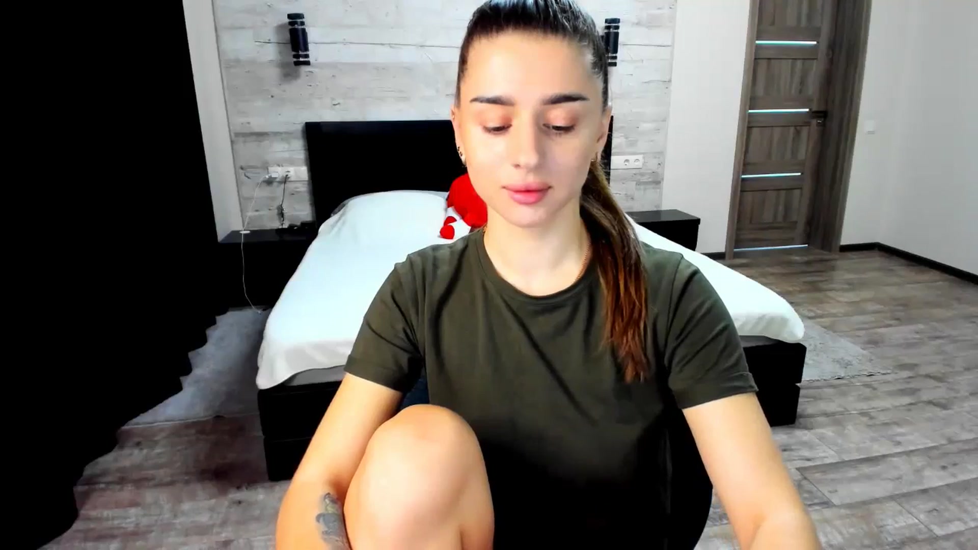 Gallery image thumbnail from lilydavra's myfreecams stream on, 04/27/2024, 10:17 image 7 of 20