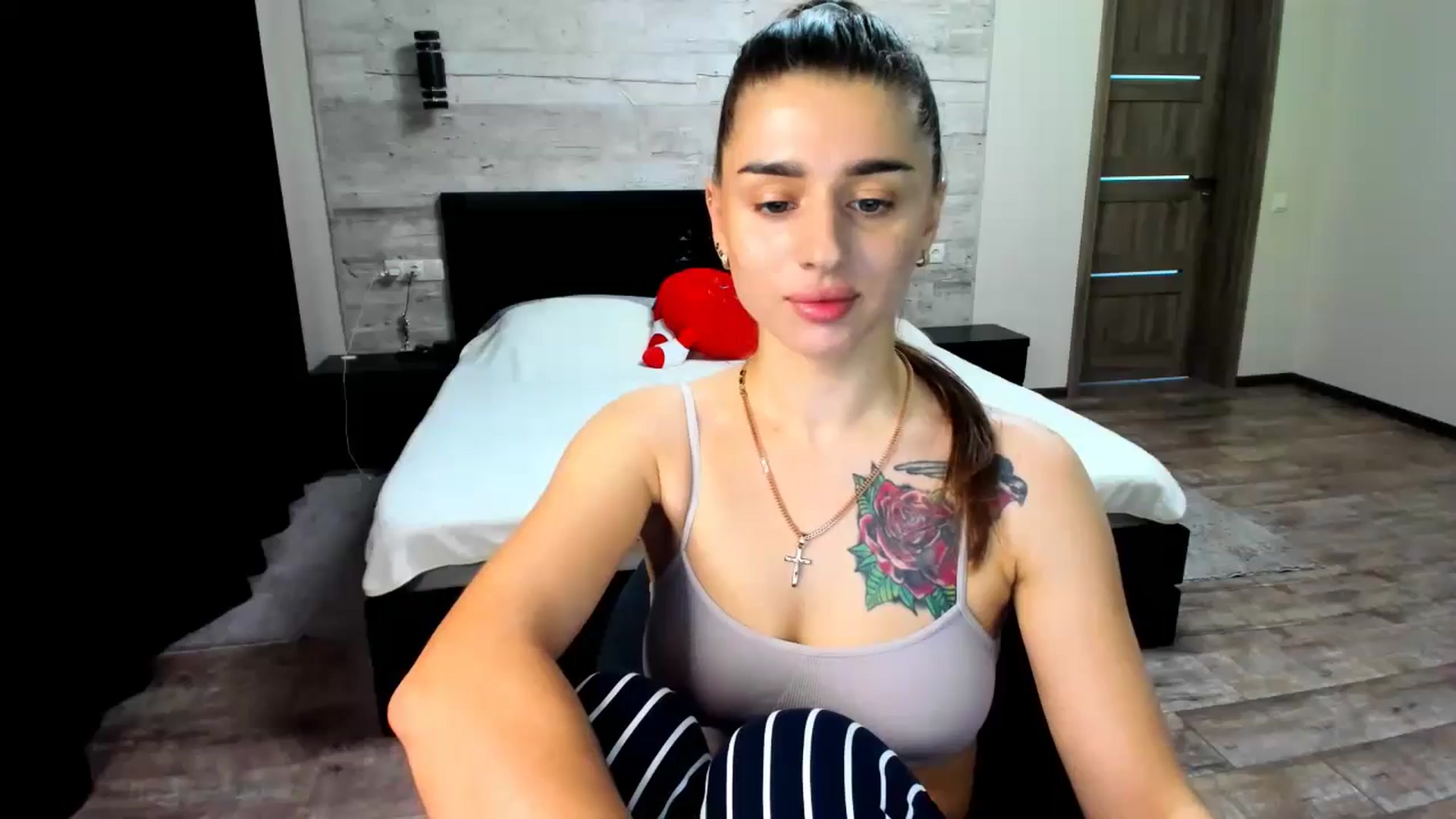 Gallery image thumbnail from lilydavra's myfreecams stream on, 04/27/2024, 11:29 image 15 of 20