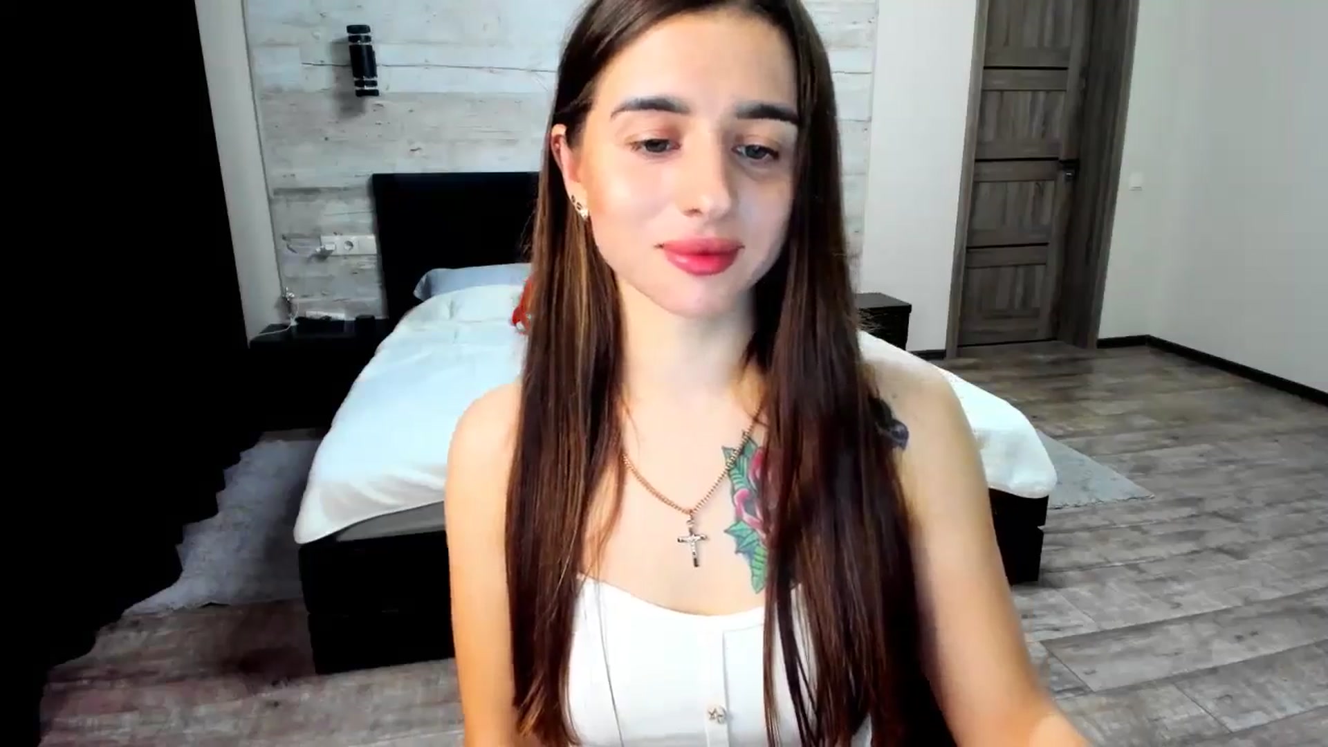 Gallery image thumbnail from lilydavra's myfreecams stream on, 05/06/2024, 22:03 image 15 of 20