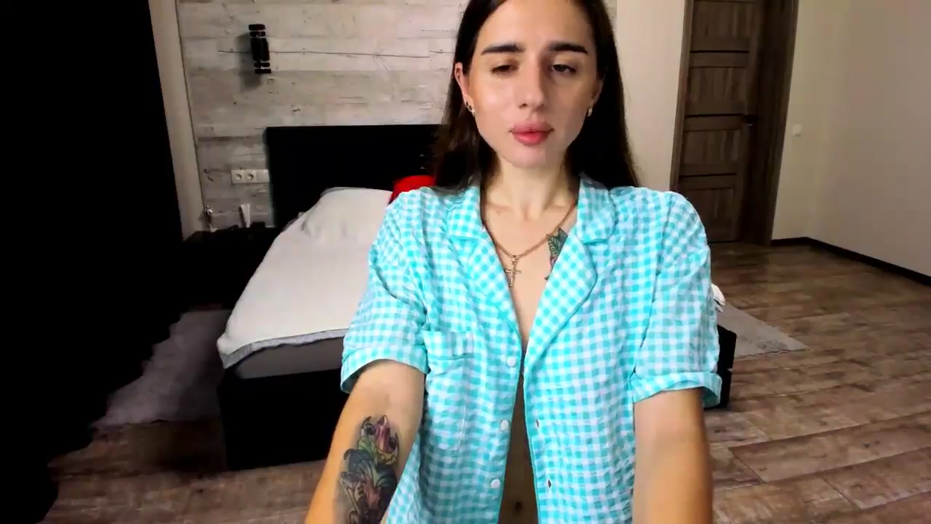Gallery image thumbnail from lilydavra's myfreecams stream on, 05/29/2024, 17:18 image 9 of 20