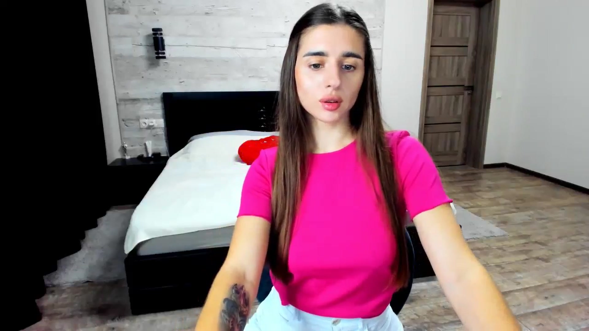 Gallery image thumbnail from lilydavra's myfreecams stream on, 05/30/2024, 21:47 image 5 of 20