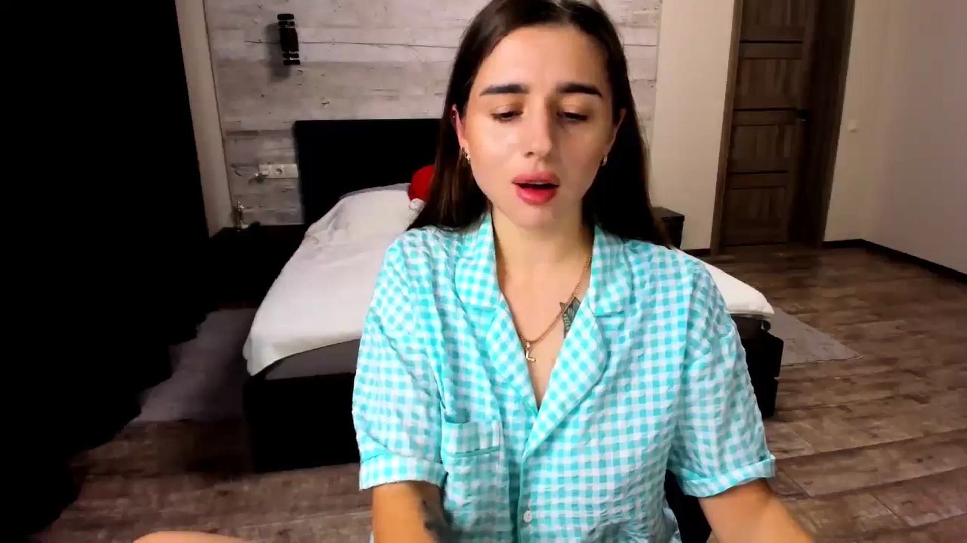 Gallery image thumbnail from lilydavra's myfreecams stream on, 06/02/2024, 21:23 image 2 of 20
