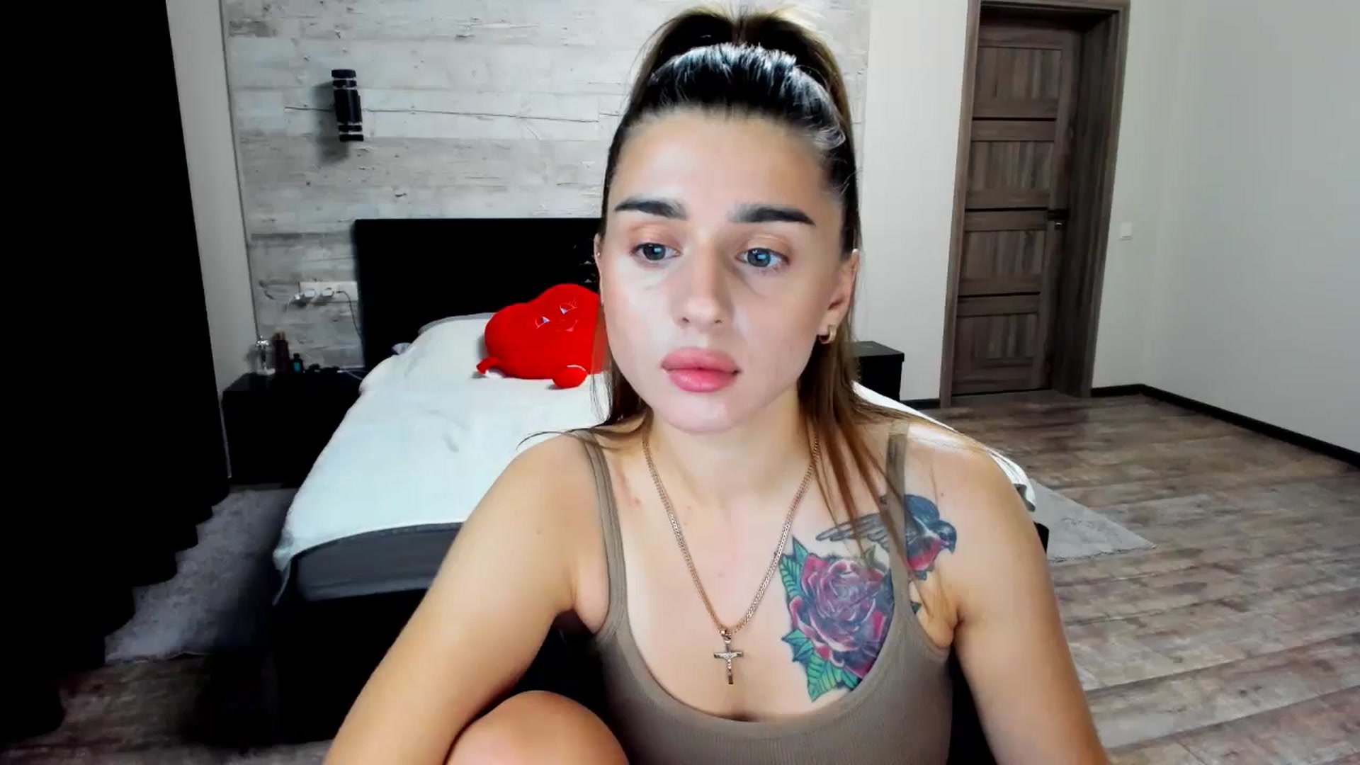 Gallery image thumbnail from lilydavra's myfreecams stream on, 06/20/2024, 20:35 image 4 of 20