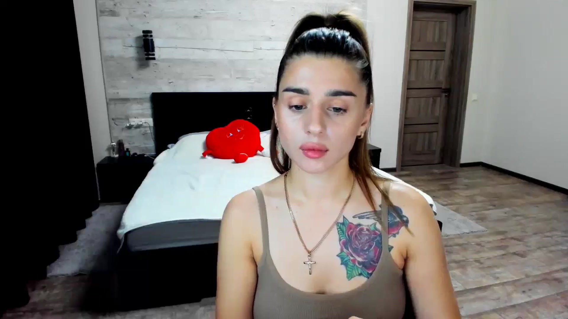 Gallery image thumbnail from lilydavra's myfreecams stream on, 06/20/2024, 20:35 image 12 of 20