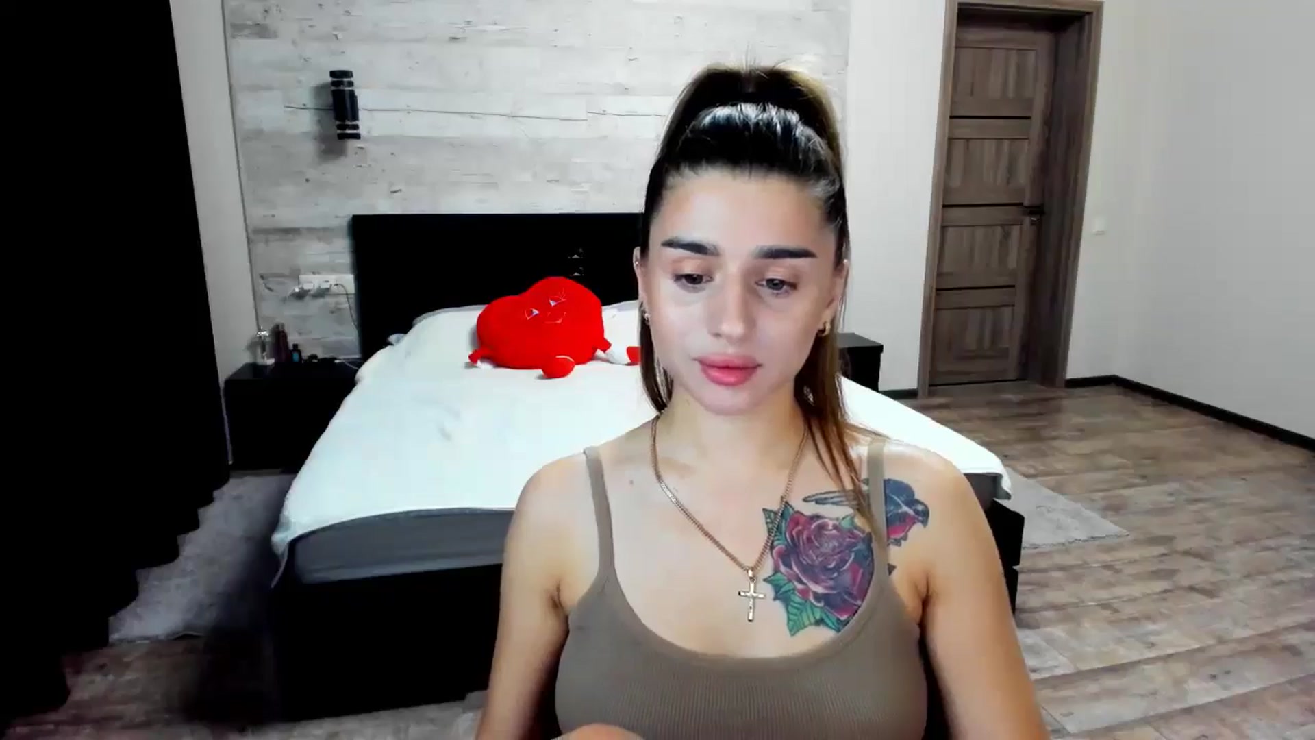 Gallery image thumbnail from lilydavra's myfreecams stream on, 06/20/2024, 20:35 image 18 of 20
