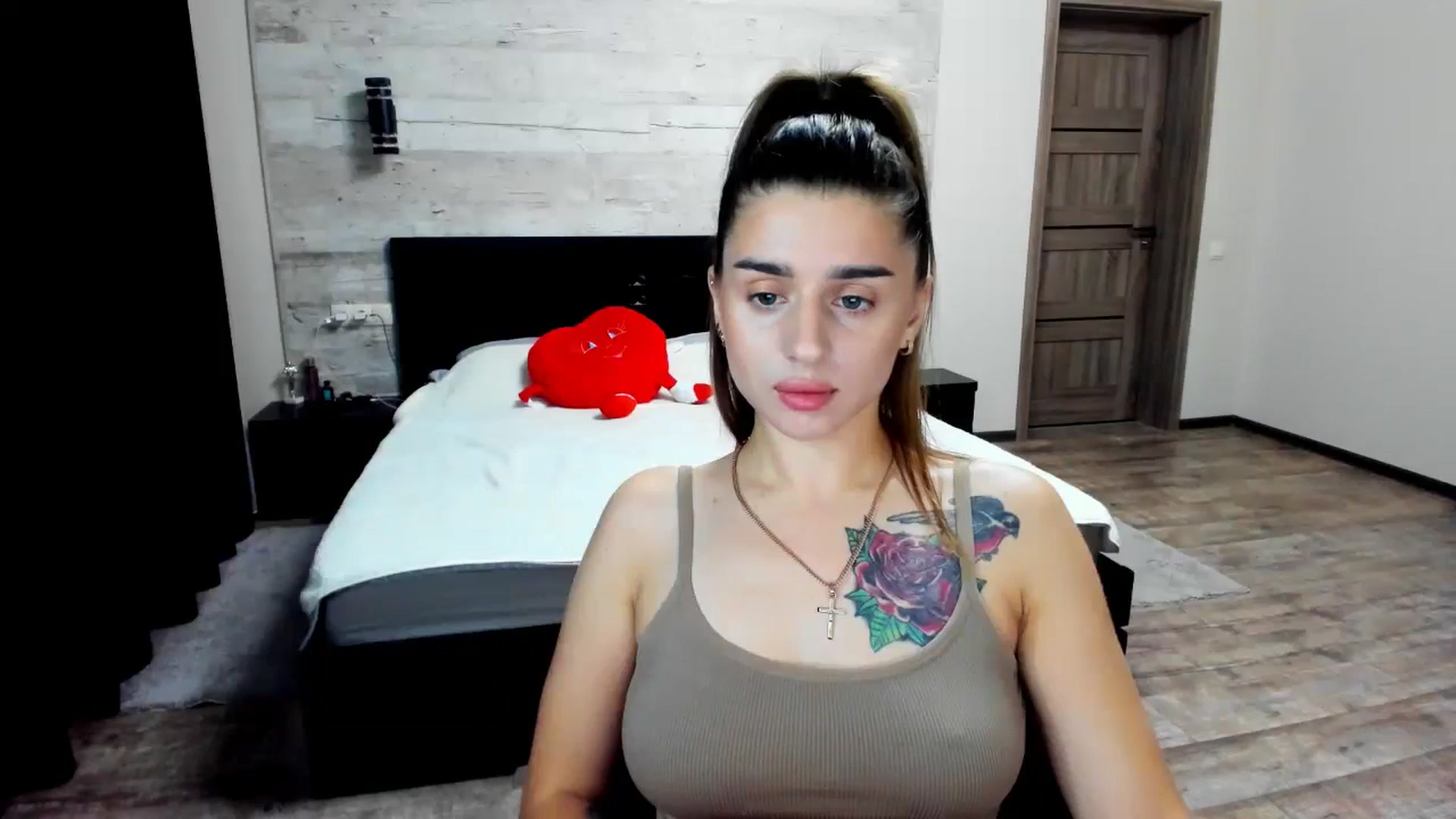 Gallery image thumbnail from lilydavra's myfreecams stream on, 06/20/2024, 20:35 image 16 of 20