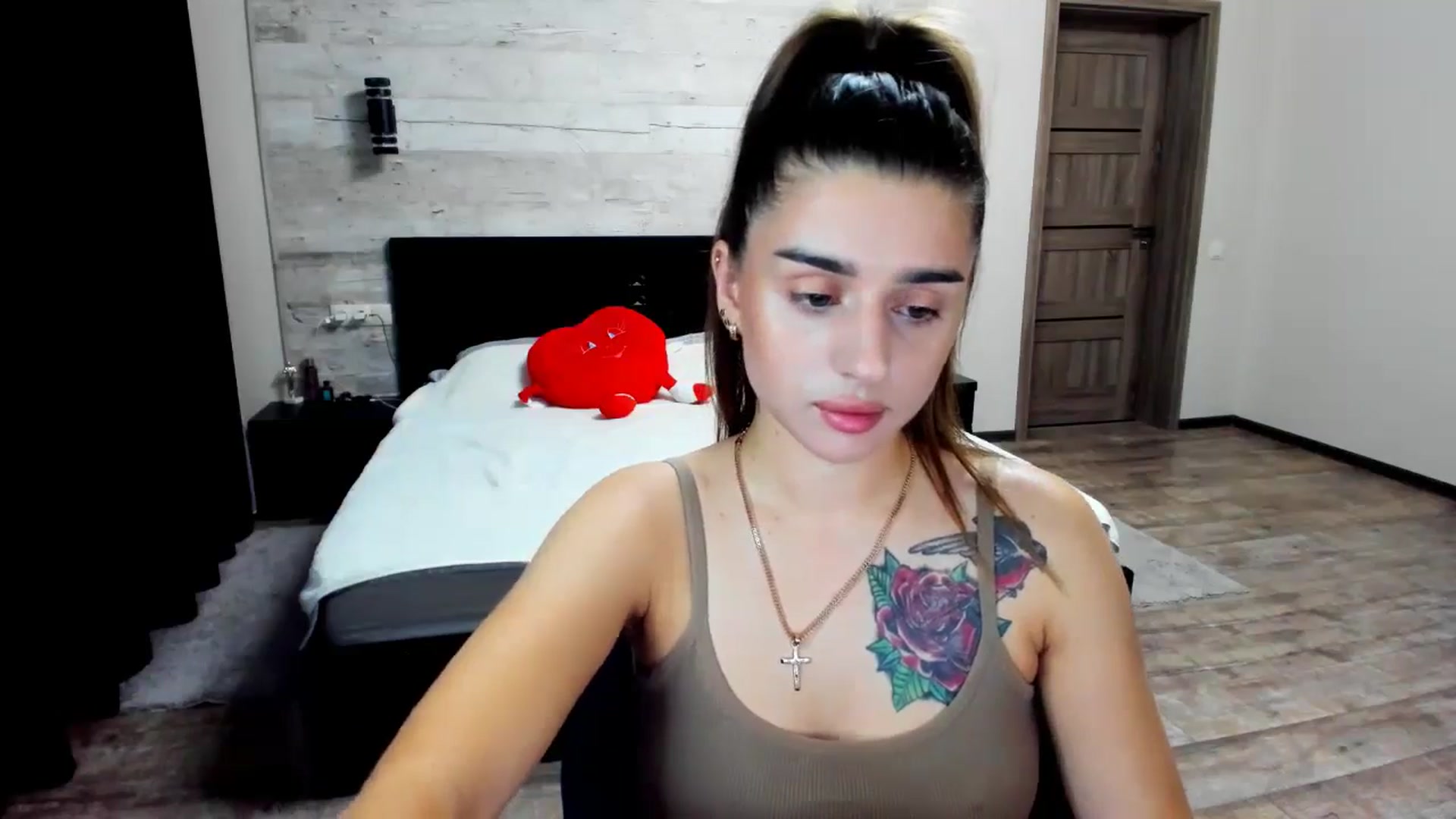 Gallery image thumbnail from lilydavra's myfreecams stream on, 06/20/2024, 20:35 image 11 of 20