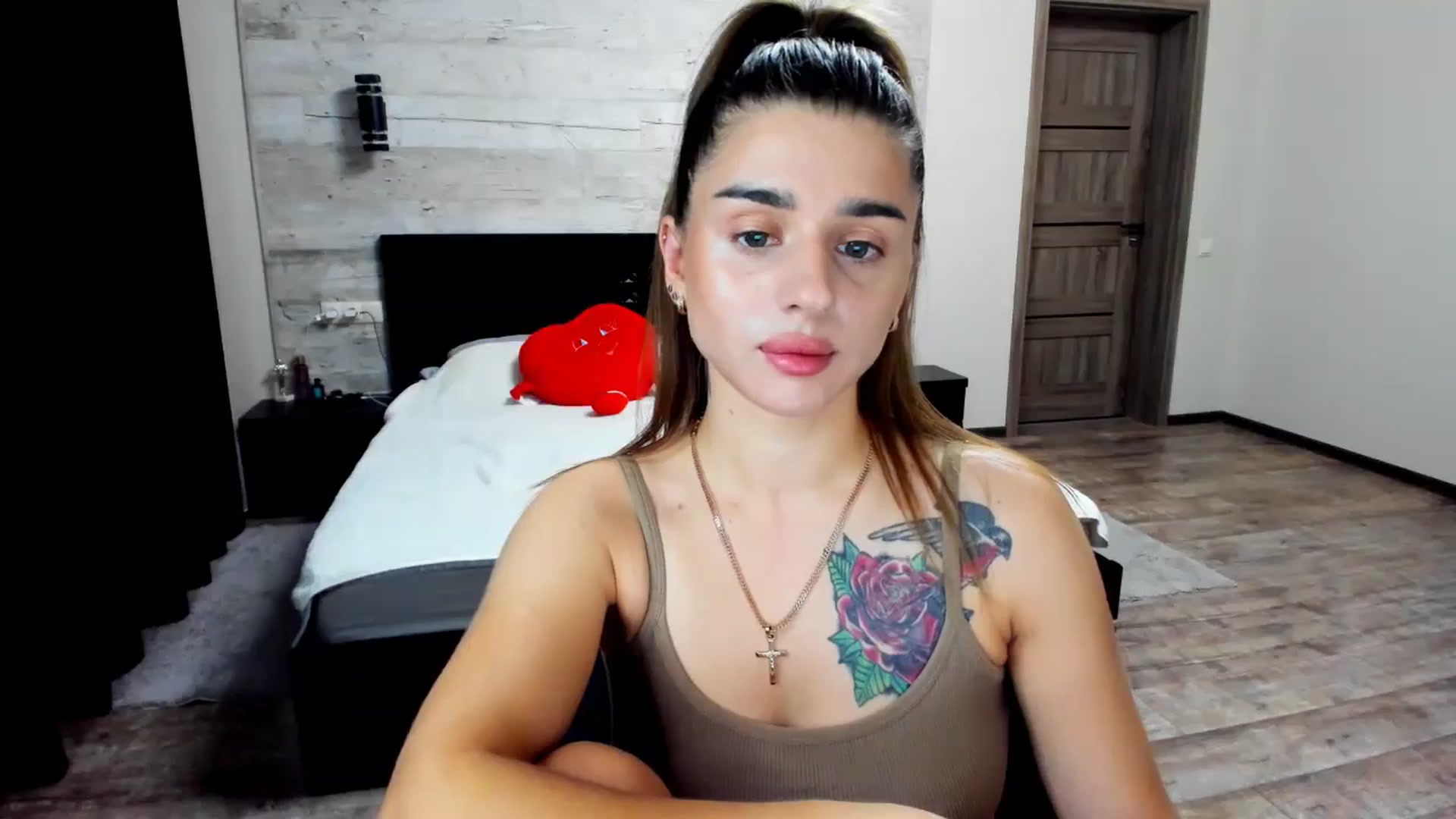 Gallery image thumbnail from lilydavra's myfreecams stream on, 06/20/2024, 20:35 image 2 of 20