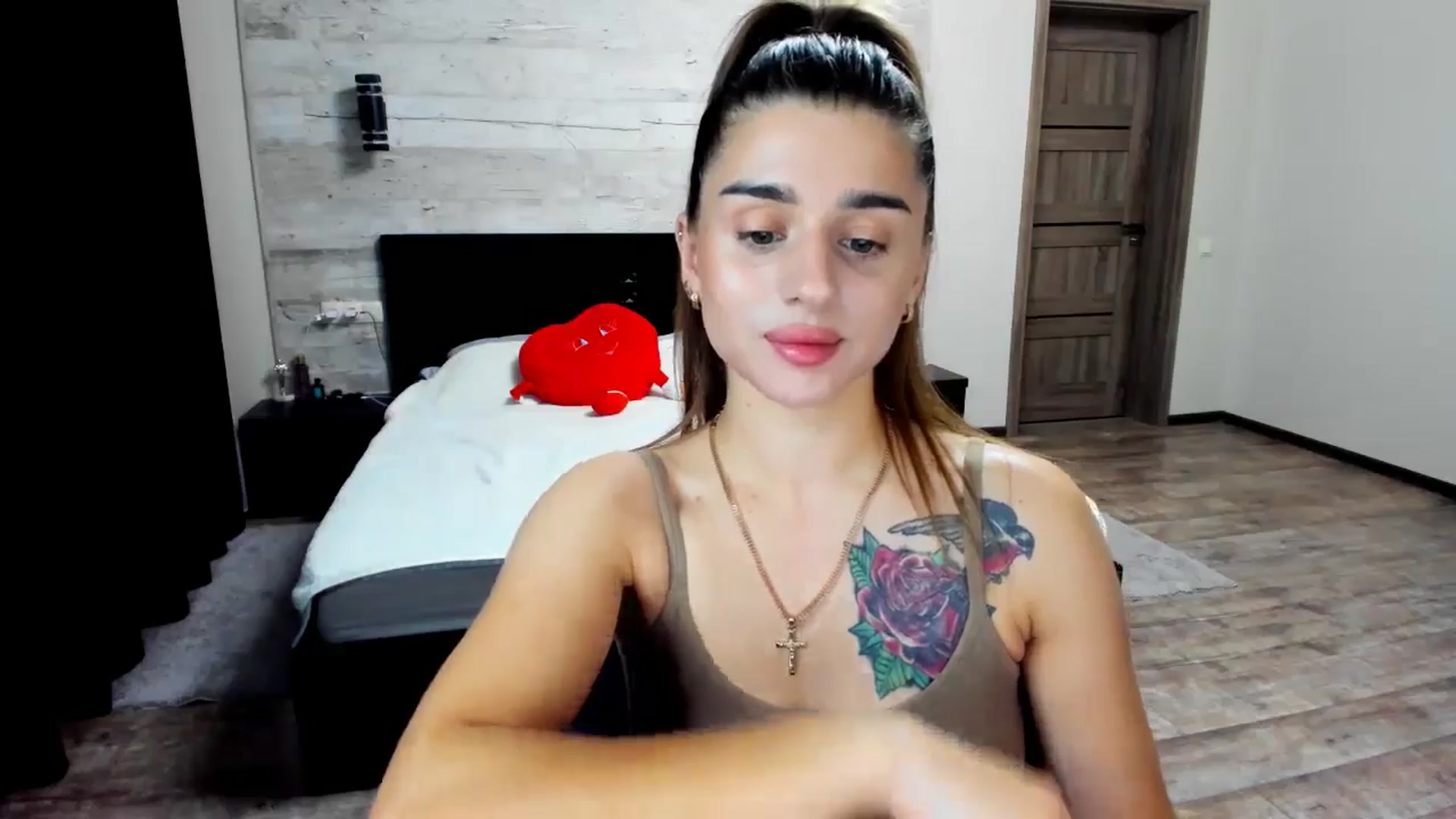 Gallery image thumbnail from lilydavra's myfreecams stream on, 06/20/2024, 20:35 image 6 of 20
