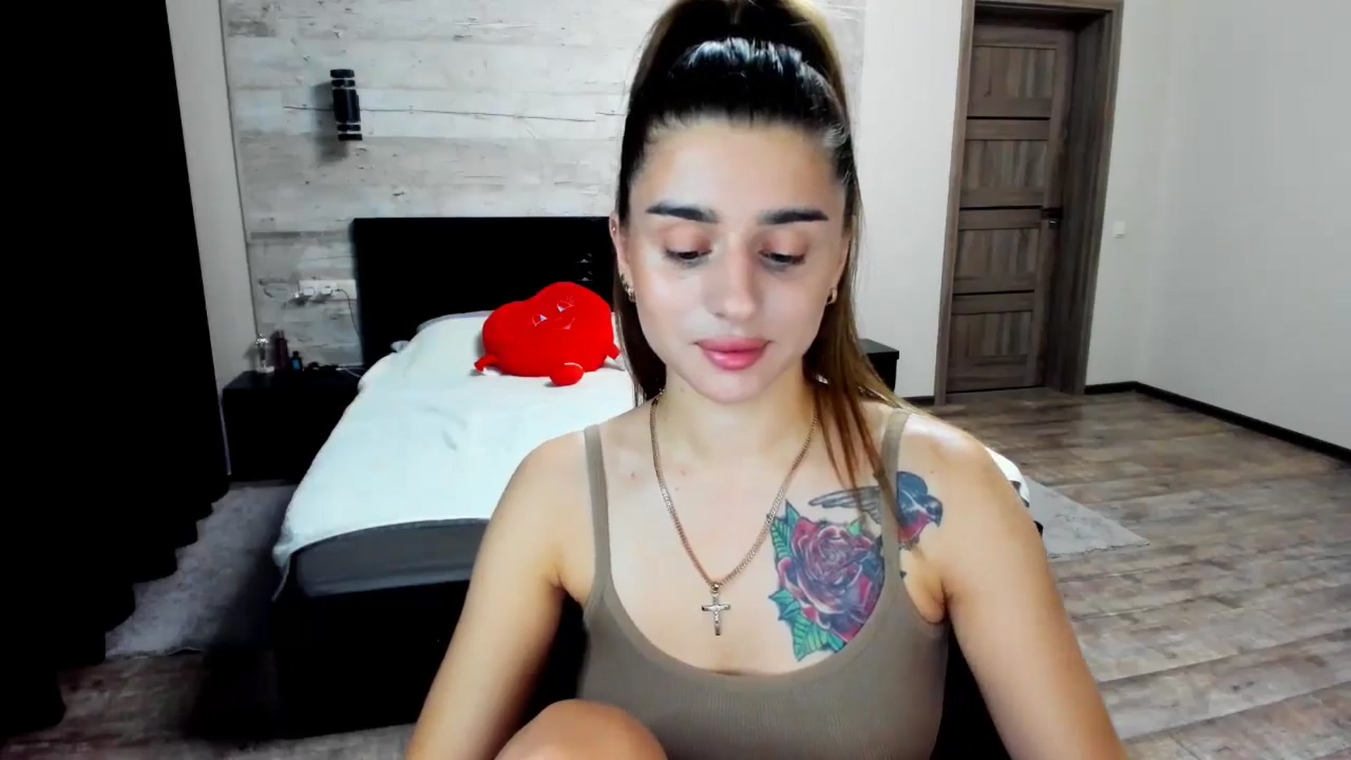 Gallery image thumbnail from lilydavra's myfreecams stream on, 06/20/2024, 20:35 image 8 of 20