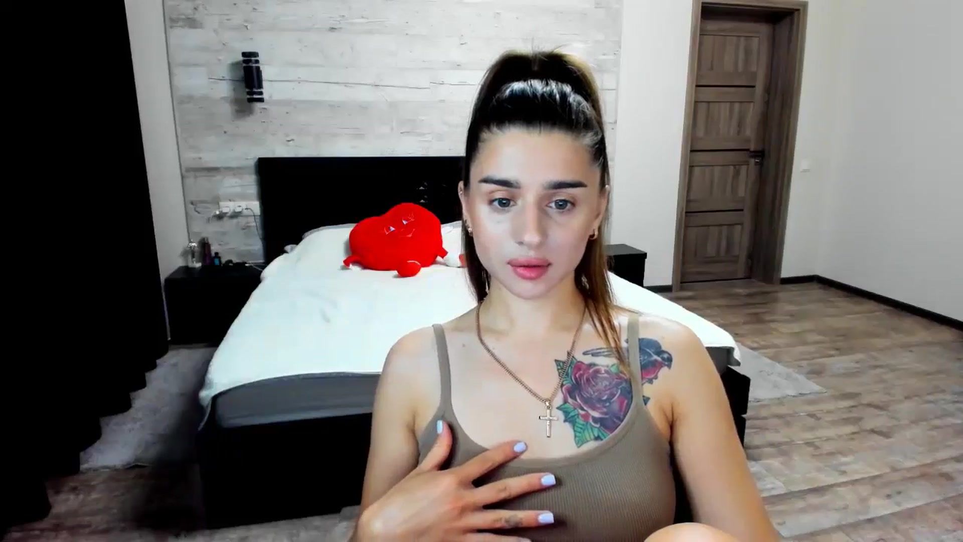 Gallery image thumbnail from lilydavra's myfreecams stream on, 06/20/2024, 20:35 image 19 of 20