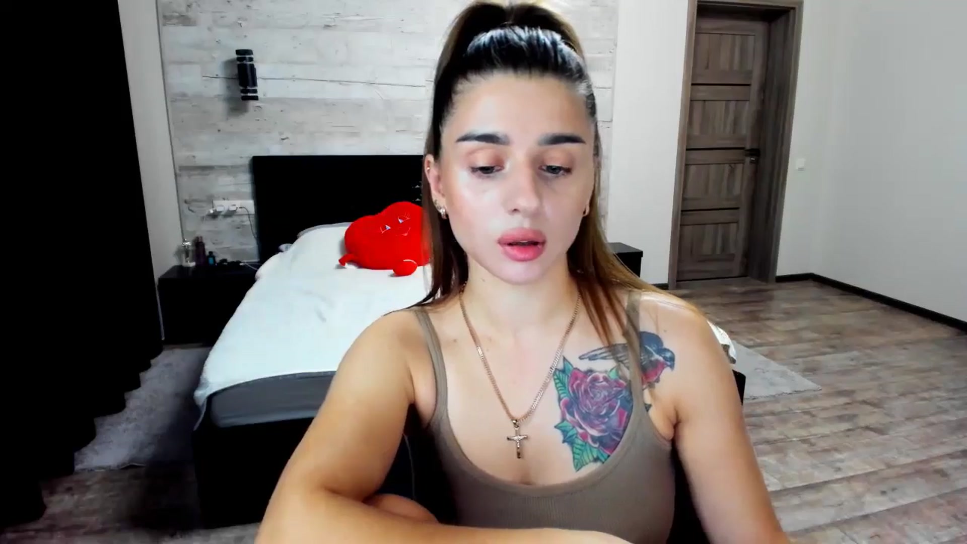Gallery image thumbnail from lilydavra's myfreecams stream on, 06/20/2024, 20:35 image 3 of 20