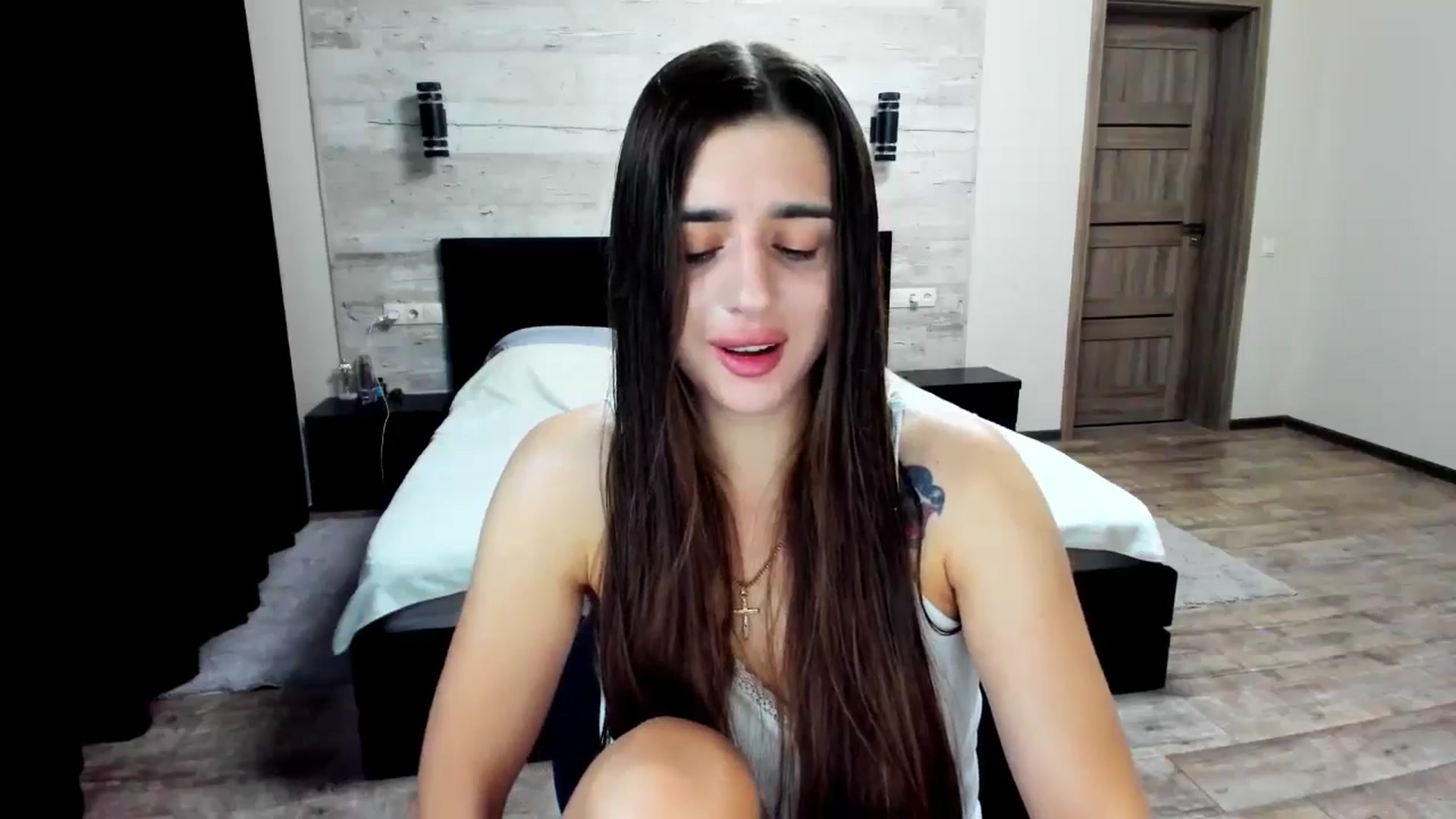 Gallery image thumbnail from lilydavra's myfreecams stream on, 06/21/2024, 21:40 image 9 of 20