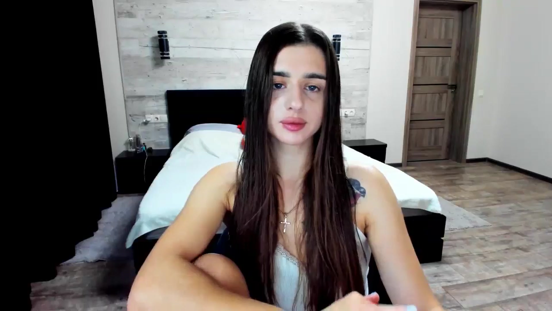 Gallery image thumbnail from lilydavra's myfreecams stream on, 06/21/2024, 21:40 image 14 of 20