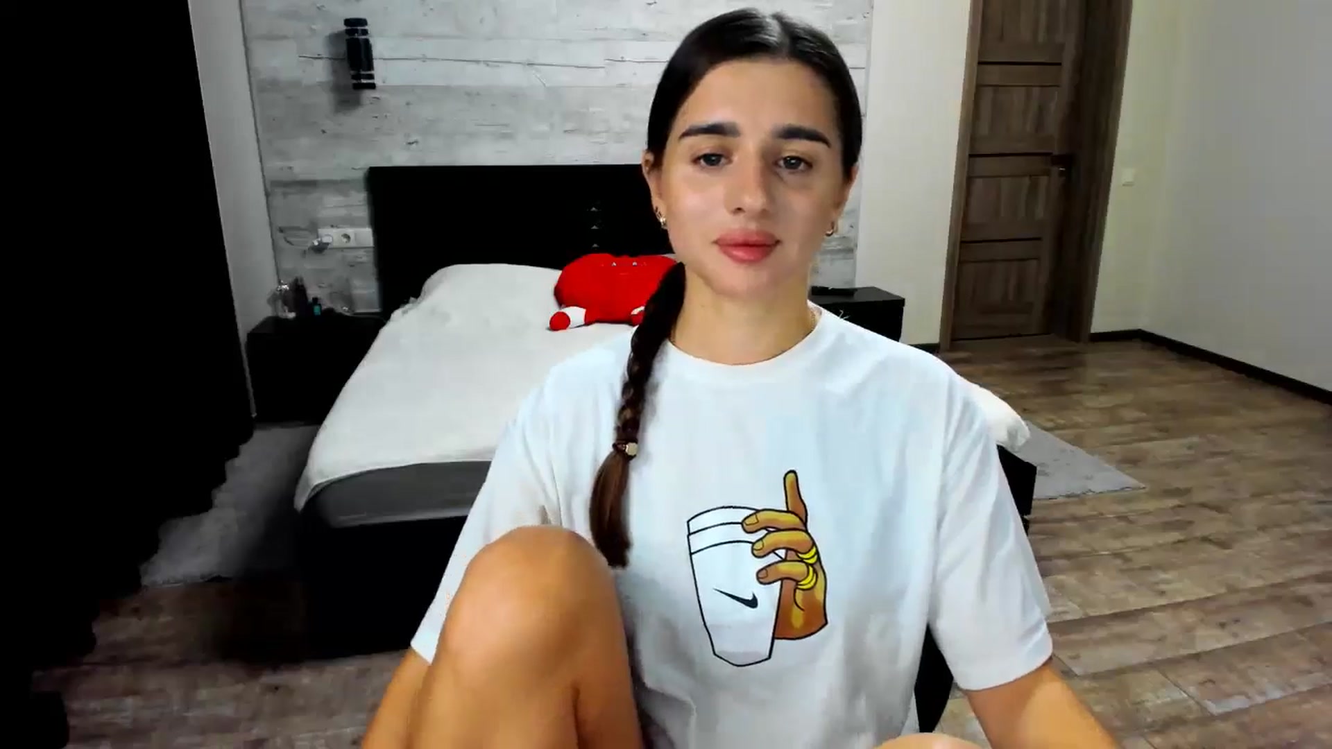 Gallery image thumbnail from lilydavra's myfreecams stream on, 06/25/2024, 20:20 image 10 of 20