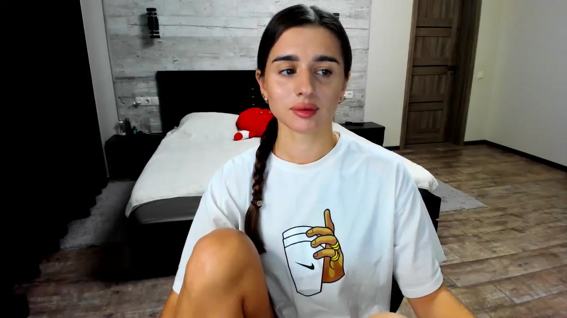 Gallery image thumbnail from lilydavra's myfreecams stream on, 06/25/2024, 20:20 image 3 of 20