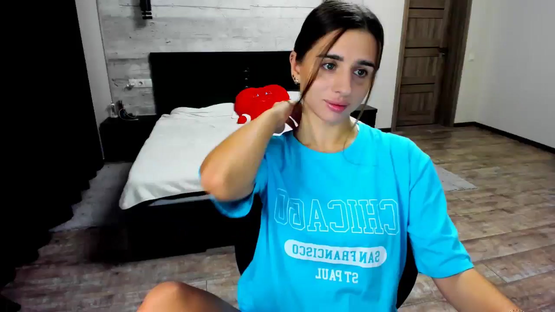 Gallery image thumbnail from lilydavra's myfreecams stream on, 06/28/2024, 22:49 image 7 of 20