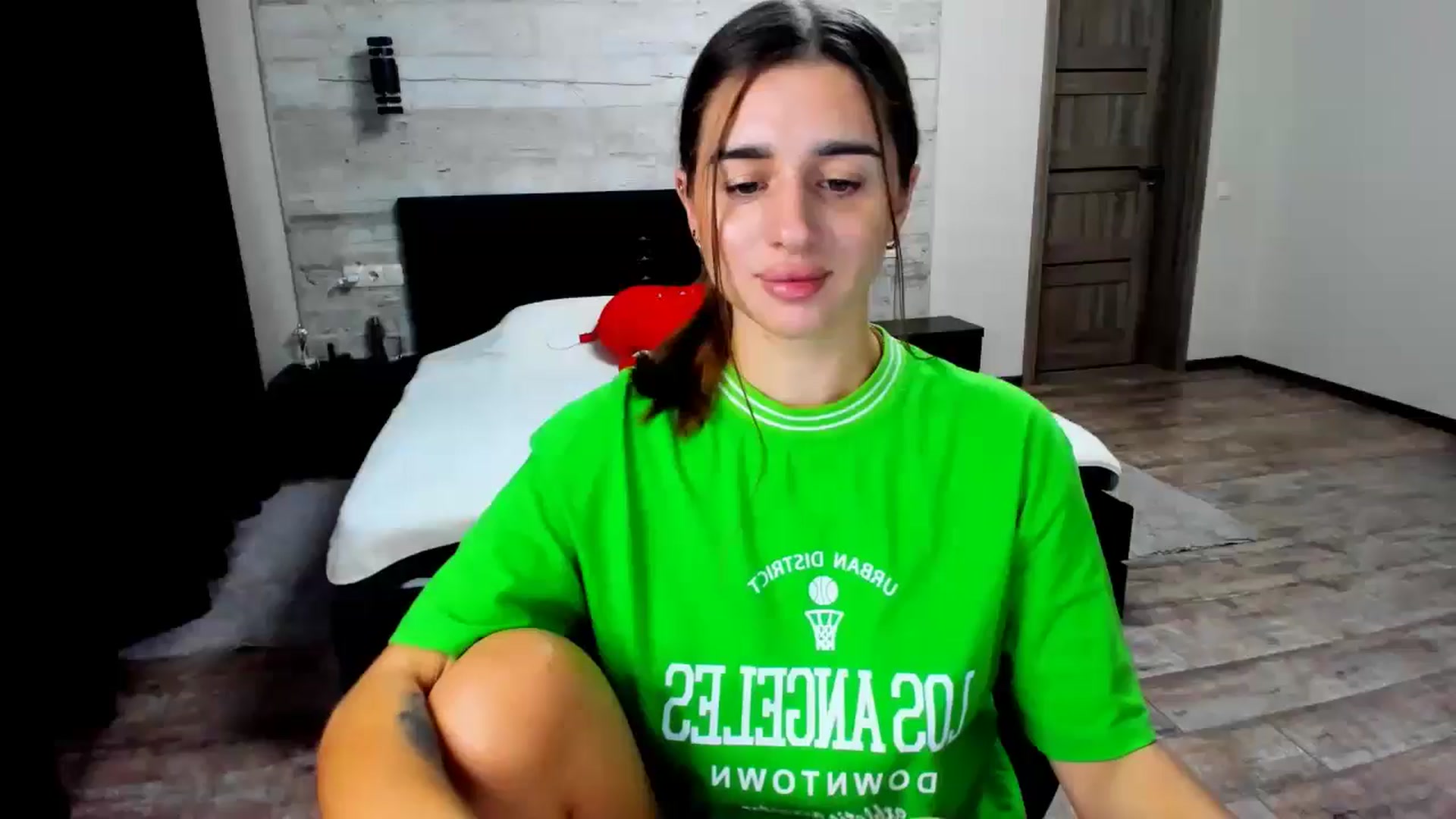 Gallery image thumbnail from lilydavra's myfreecams stream on, 07/04/2024, 20:49 image 1 of 20