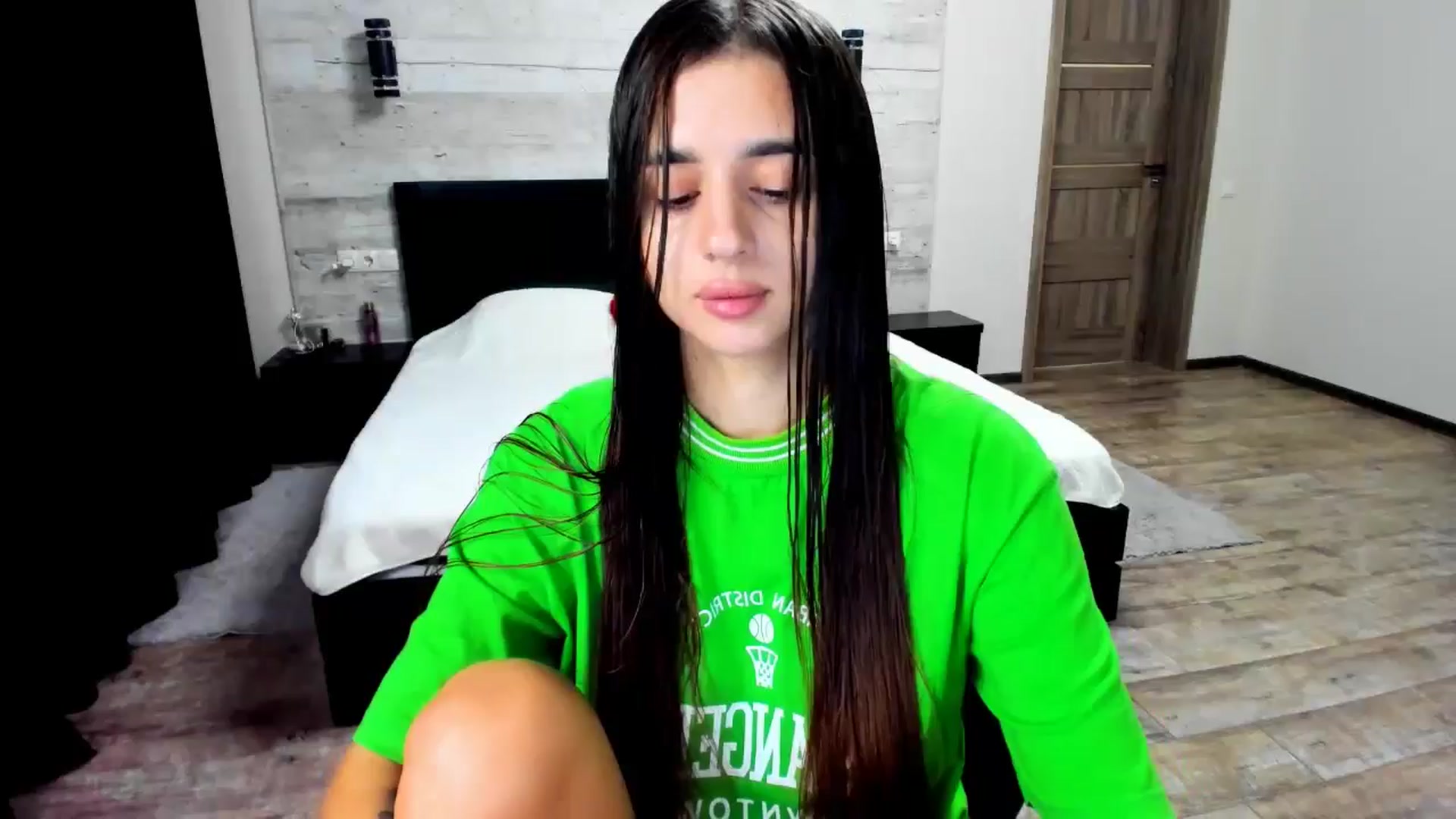 Gallery image thumbnail from lilydavra's myfreecams stream on, 07/05/2024, 22:39 image 1 of 20