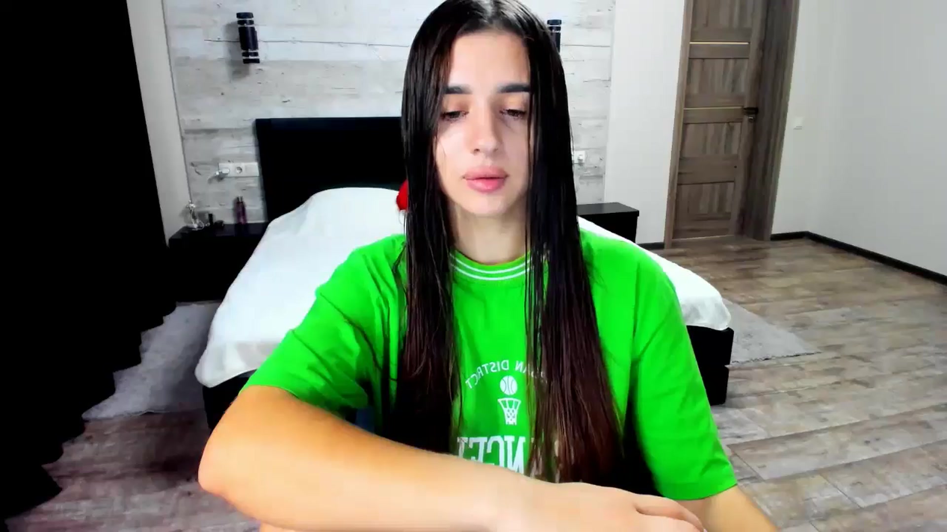 Gallery image thumbnail from lilydavra's myfreecams stream on, 07/05/2024, 22:39 image 2 of 20