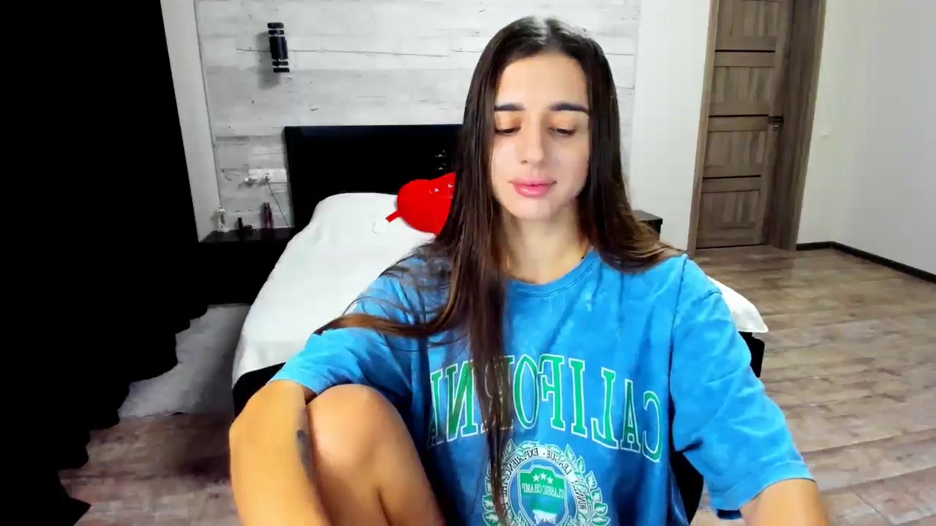 Gallery image thumbnail from lilydavra's myfreecams stream on, 07/10/2024, 18:17 image 9 of 20